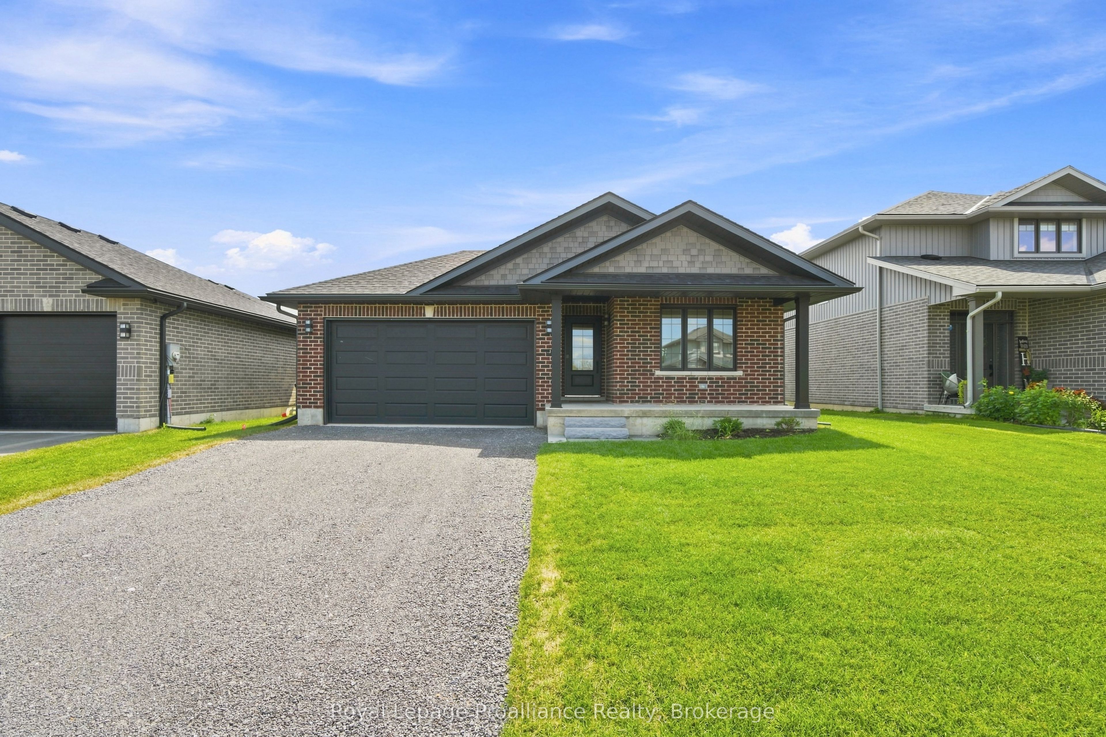 106 Hastings Park Drive, Belleville, ON K8P 0J1 photo 2
