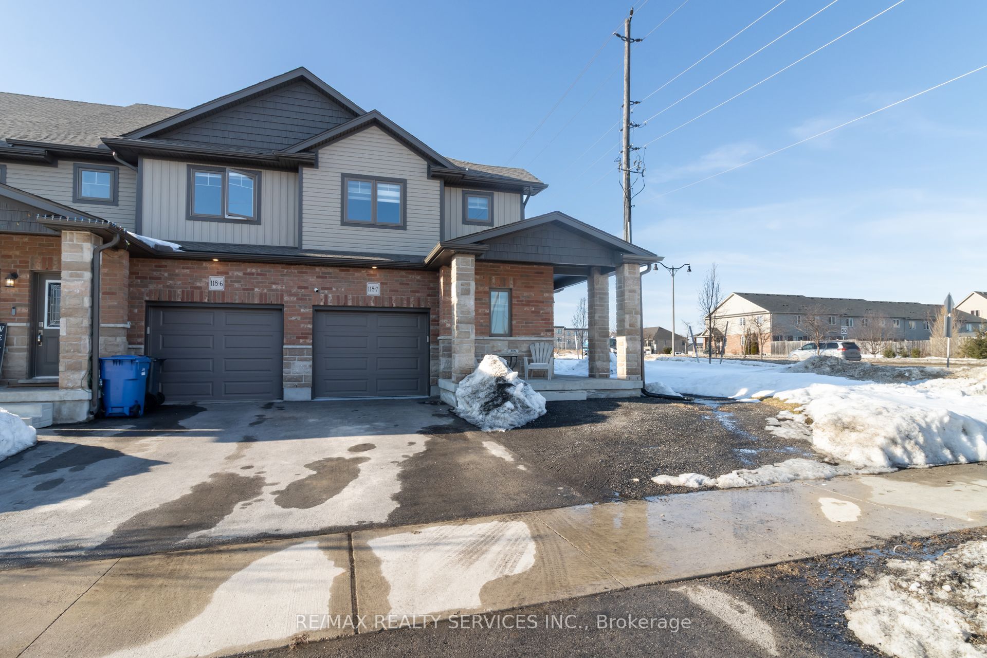 118 Simmonds Drive 7, Guelph, ON N1E 0S3
