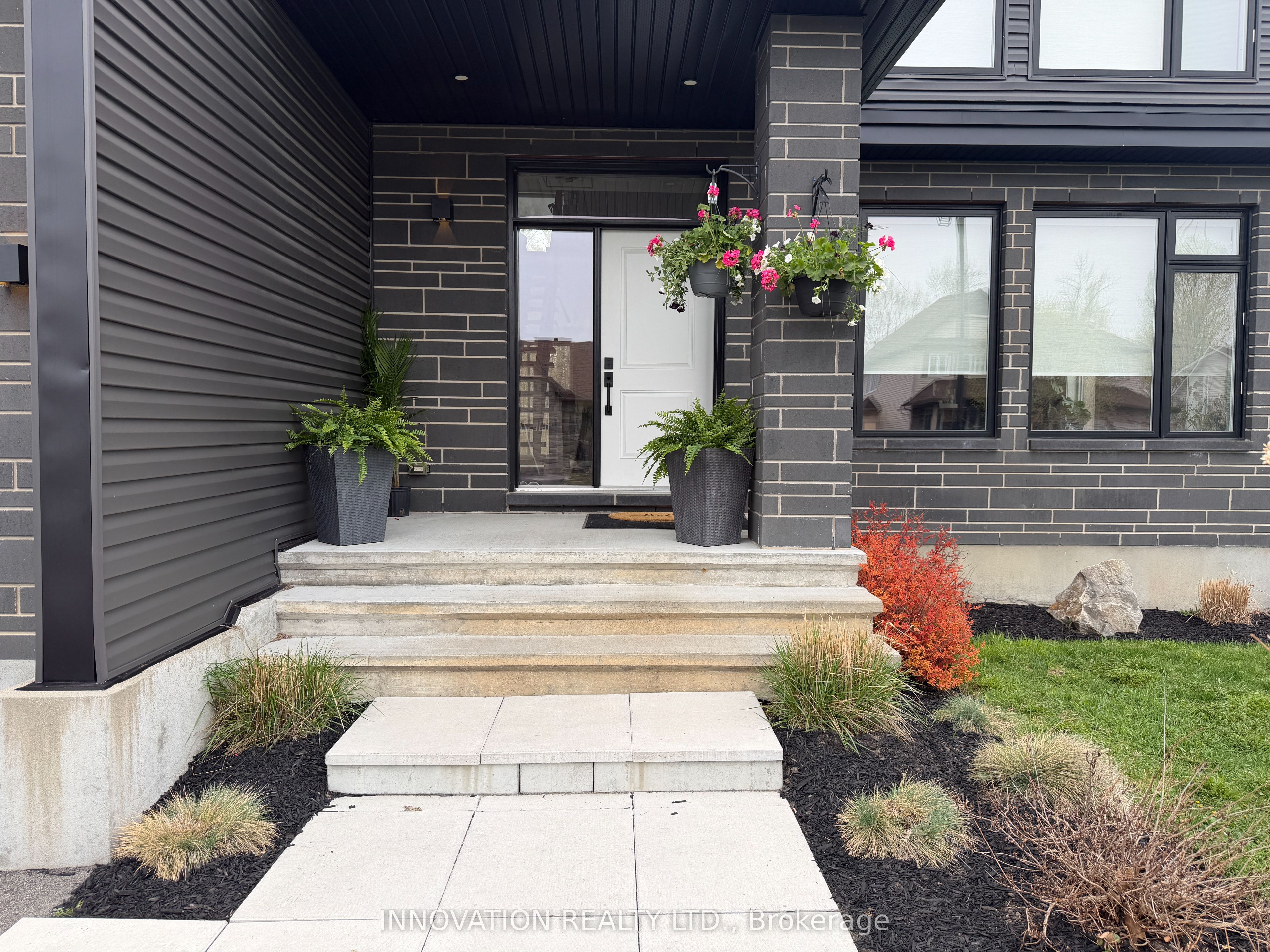 195 Charlies Lane, Carp - Huntley Ward, ON K0A 1L0 photo 4