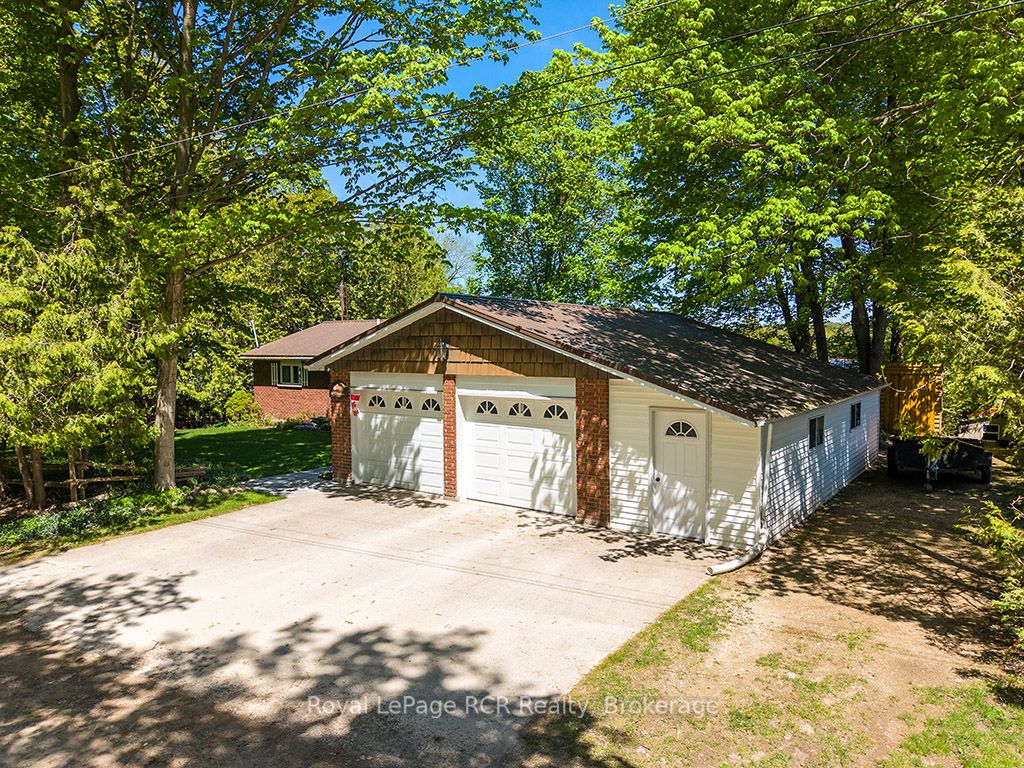 120 McCullough Lake Drive, Chatsworth, ON N0H 2V0