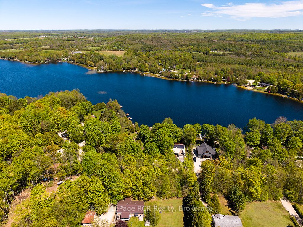 120 McCullough Lake Drive, Chatsworth, ON N0H 2V0 photo 2