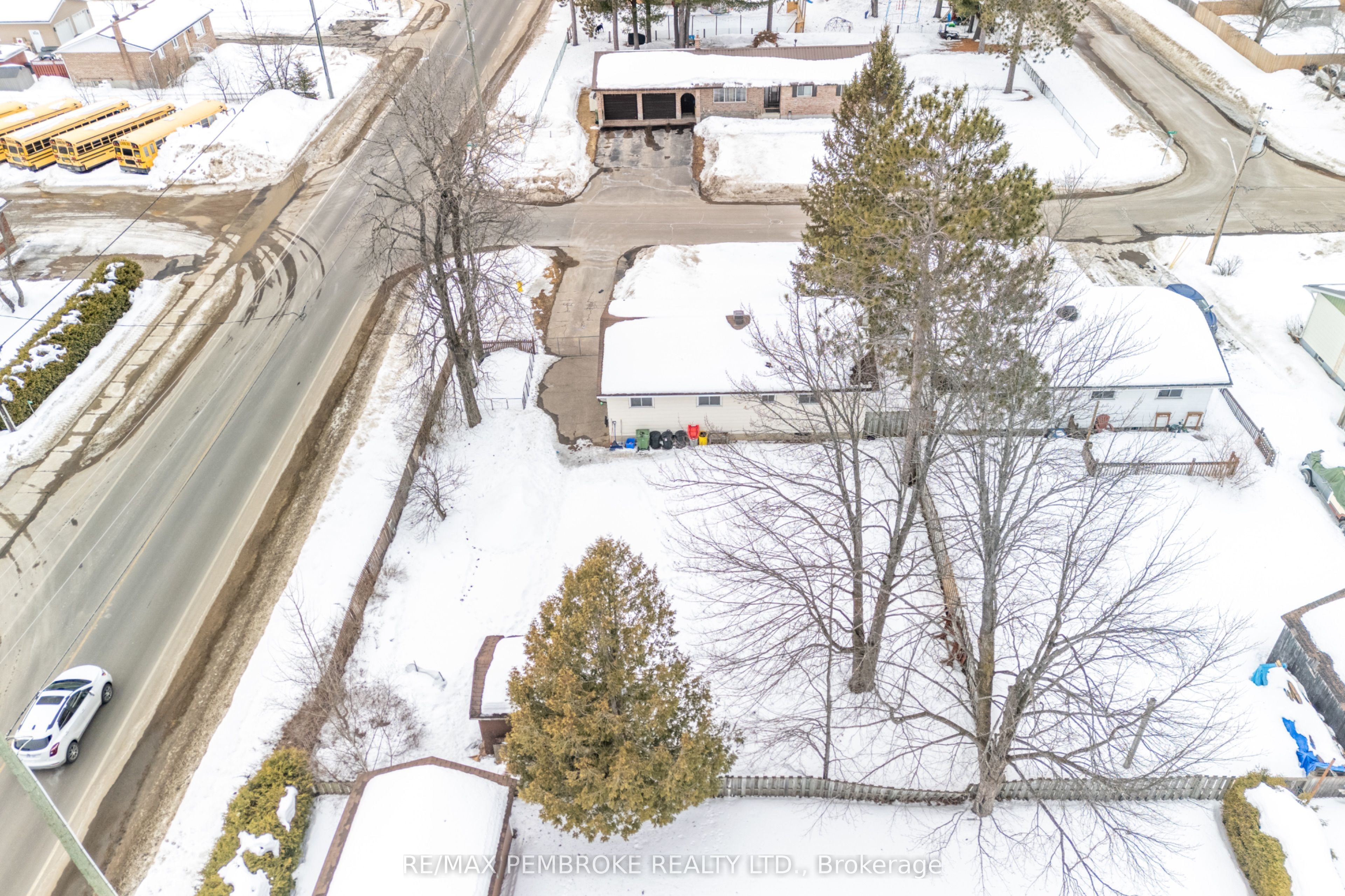 114 Hemlock Street, Petawawa, ON K8H 3C2 photo 4
