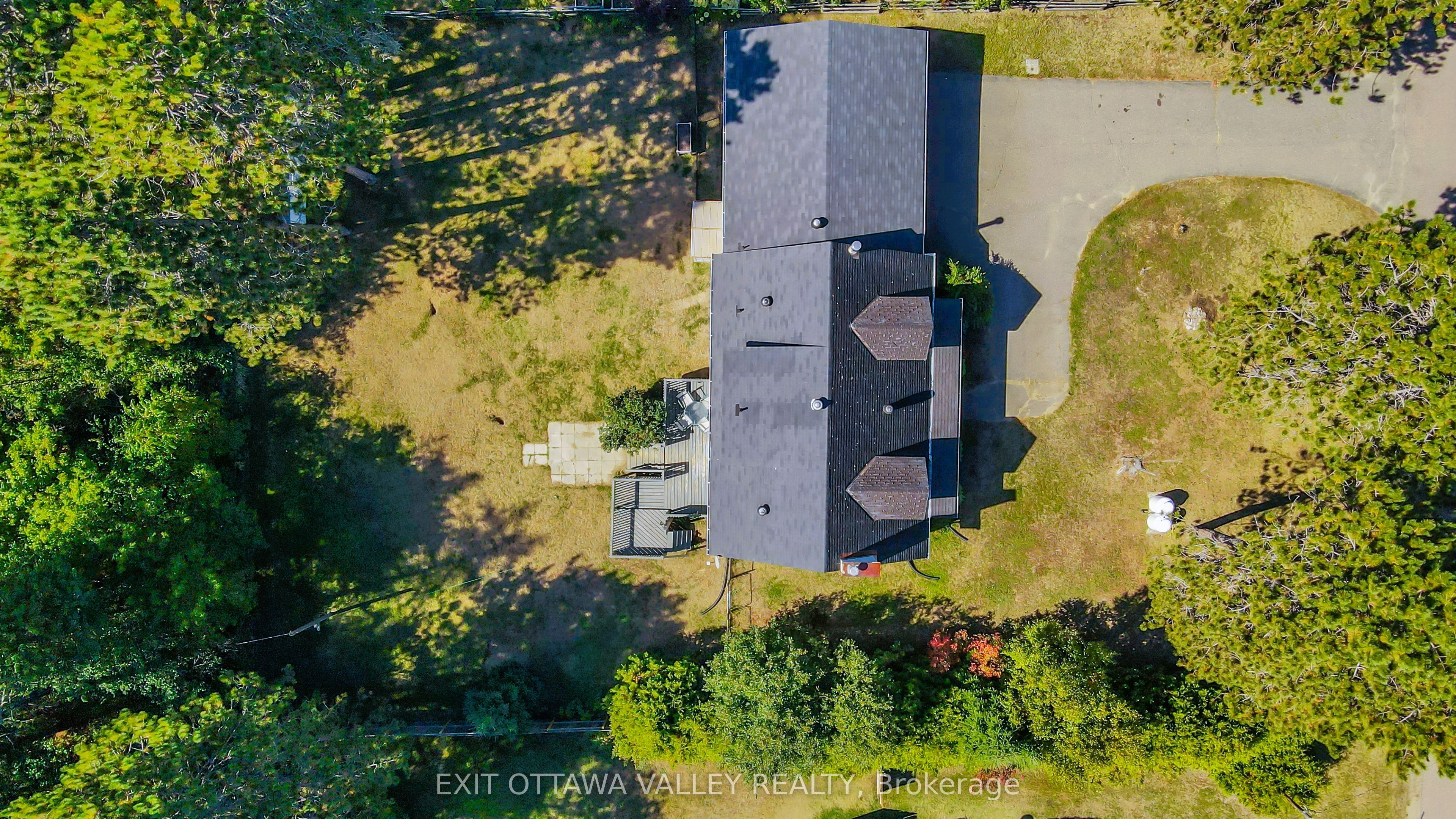 23 Sprucedale Avenue, Madawaska Valley, ON K0J 1B0