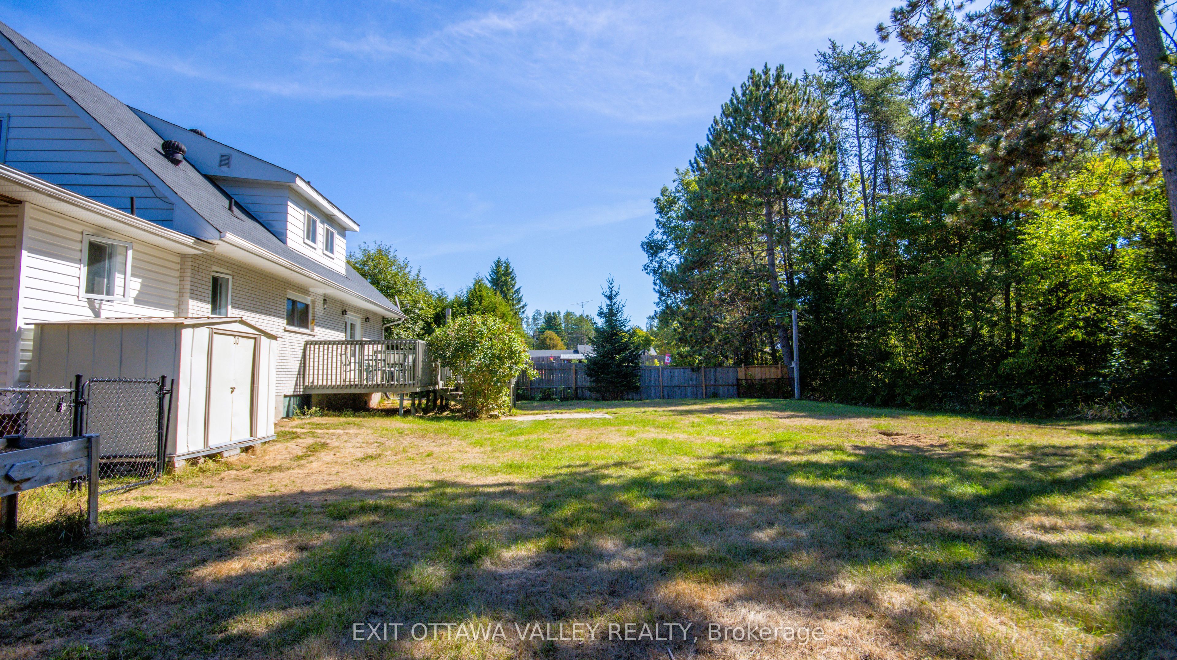 23 Sprucedale Avenue, Madawaska Valley, ON K0J 1B0 photo 5