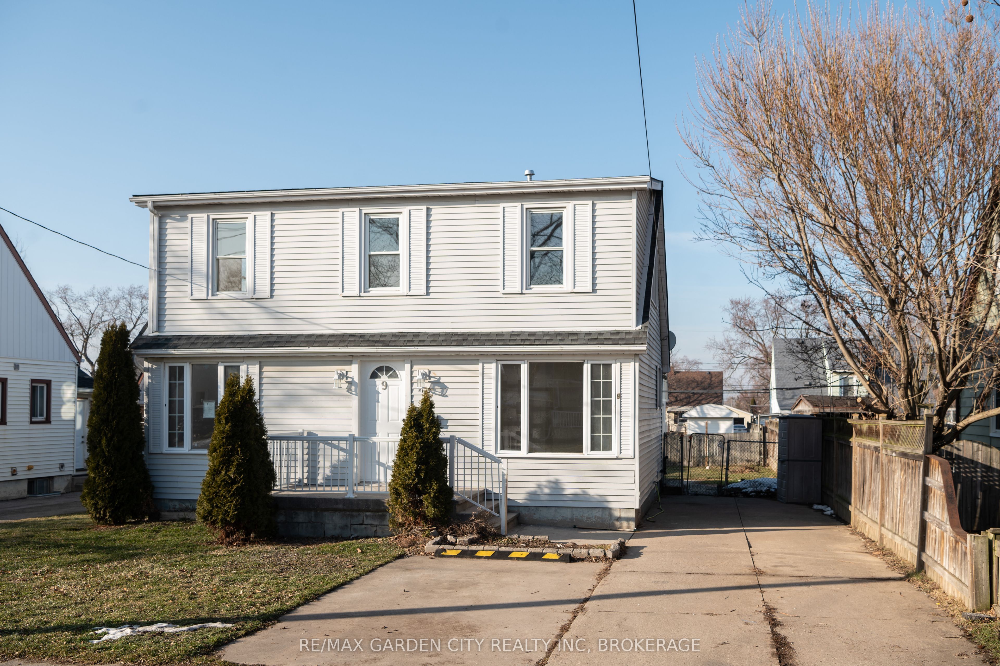 9 Fir Avenue, St. Catharines, ON L2P 1B6 photo 2