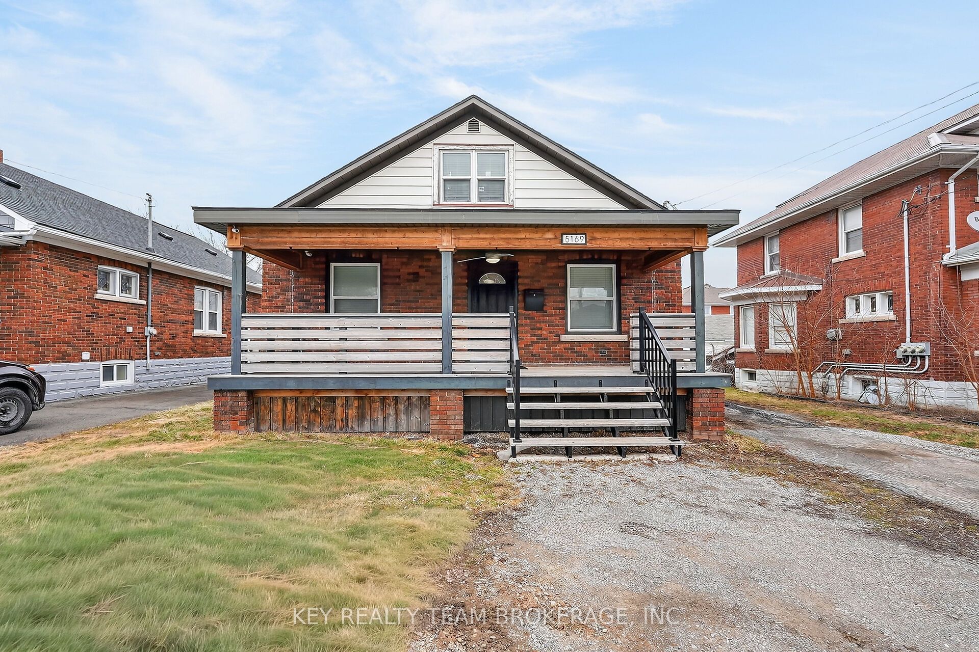 5169 Bridge Street, Niagara Falls, ON L2E 2T2 photo 2