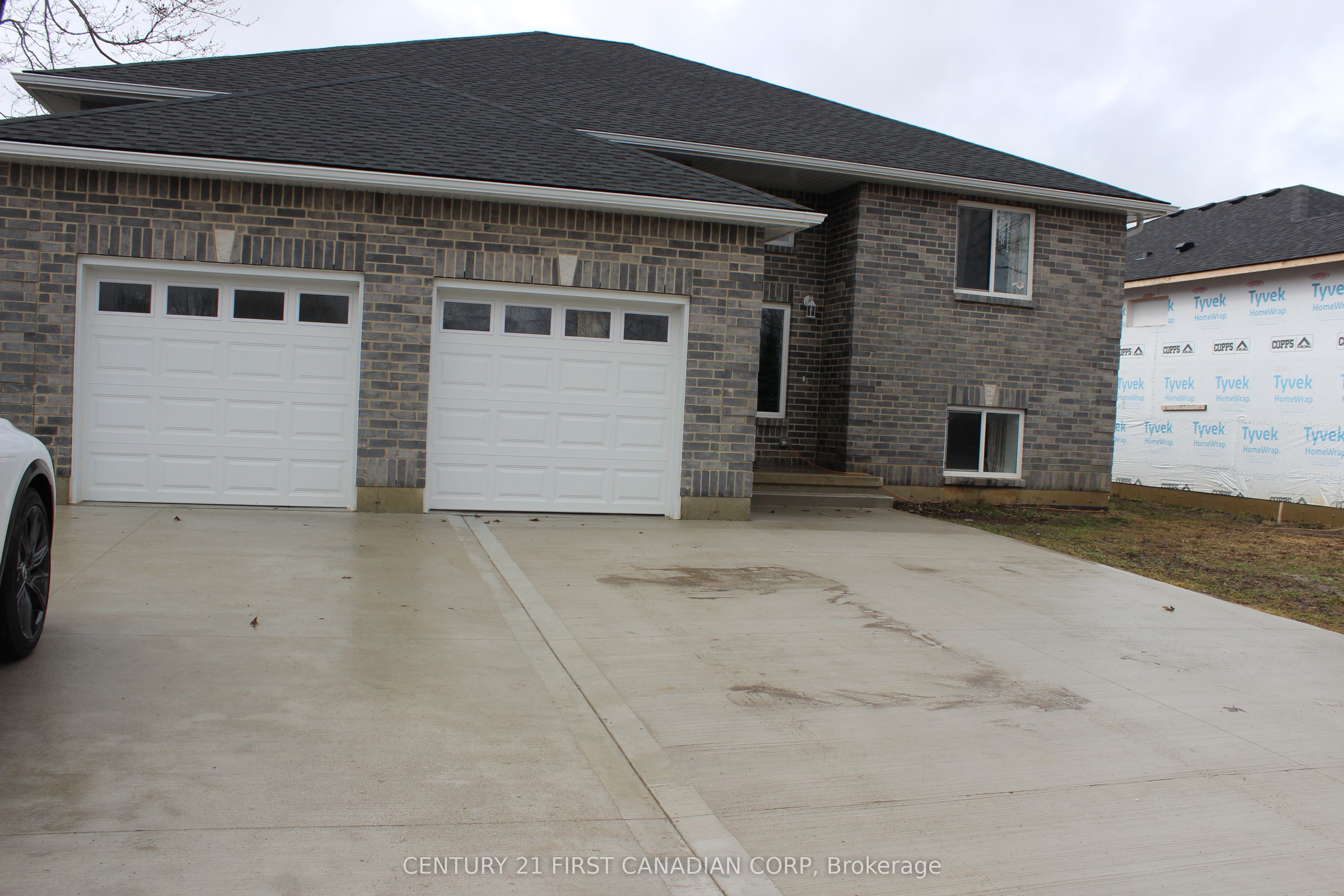 2609 Oil Heritage Road, Oil Springs, ON N0N 1P0 photo 2