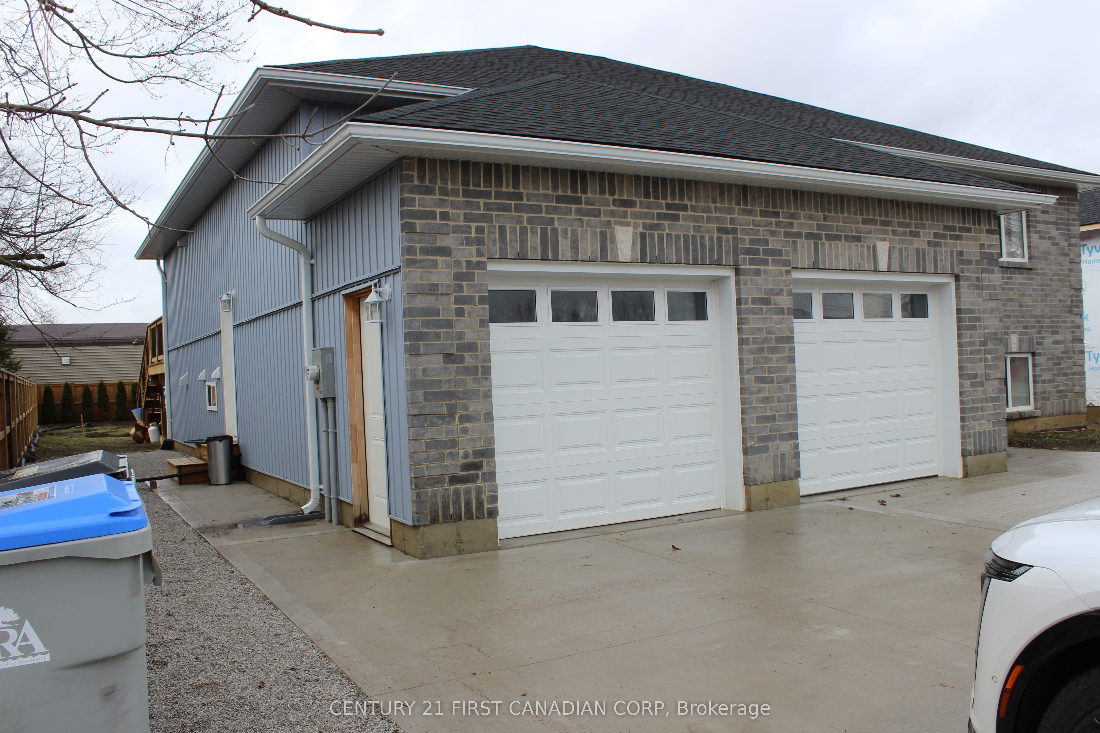 2609 Oil Heritage Road, Oil Springs, ON N0N 1P0 photo 4