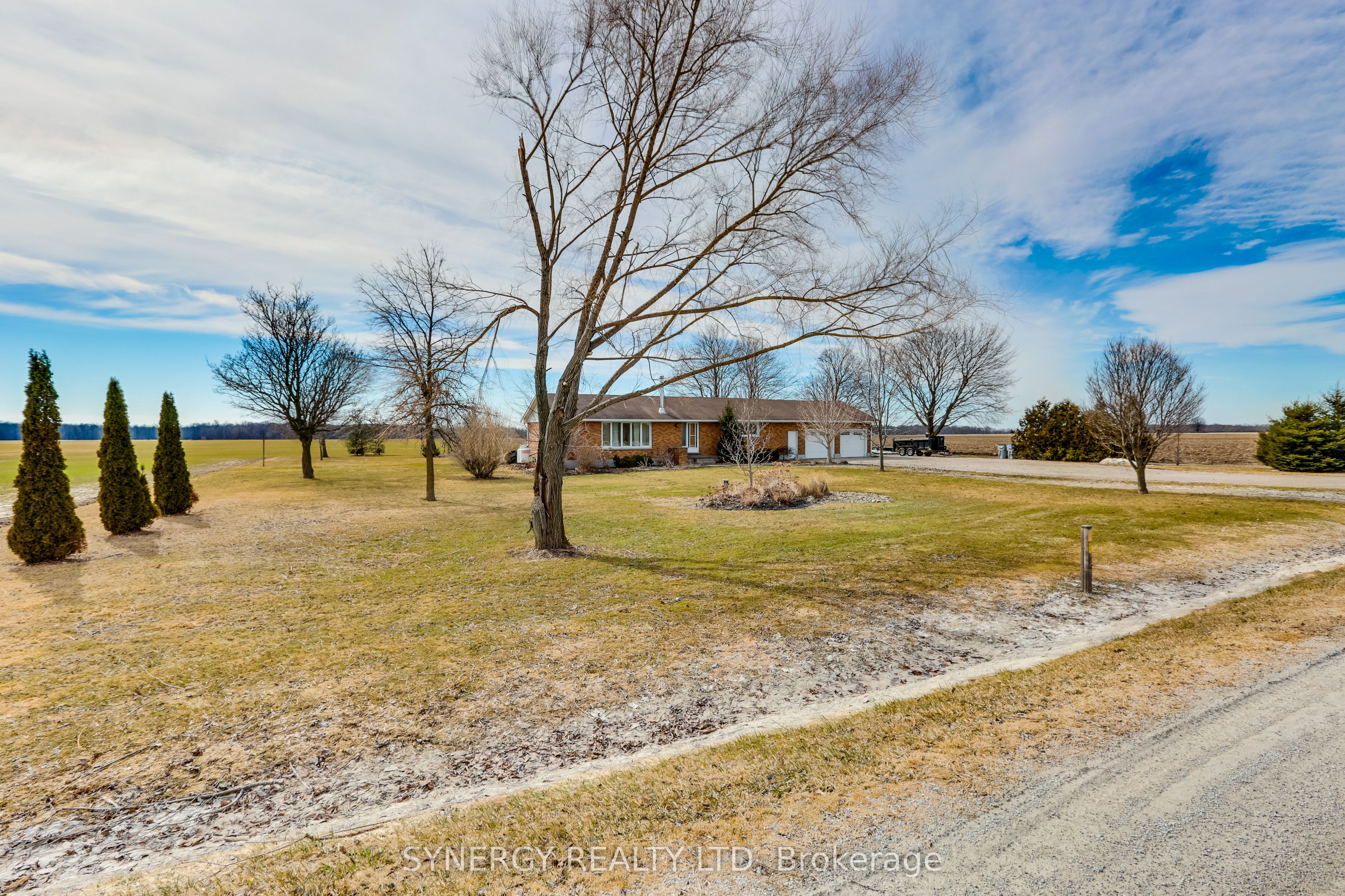 7979 Lasalle Line, Brooke-Alvinston, ON N0M 2S0 photo 2