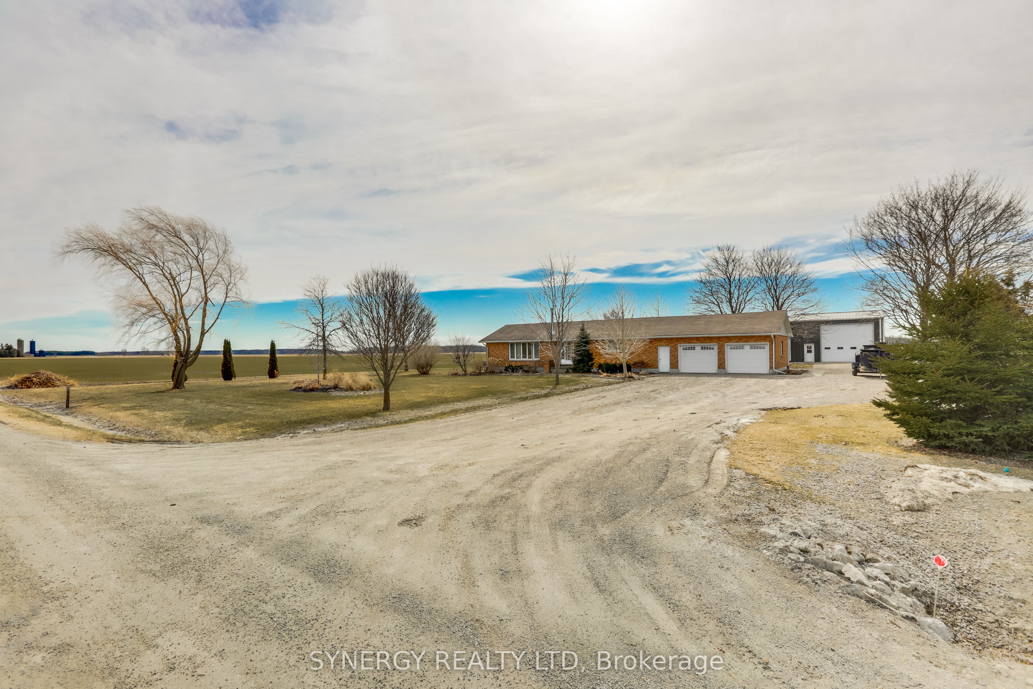 7979 Lasalle Line, Brooke-Alvinston, ON N0M 2S0 photo 4