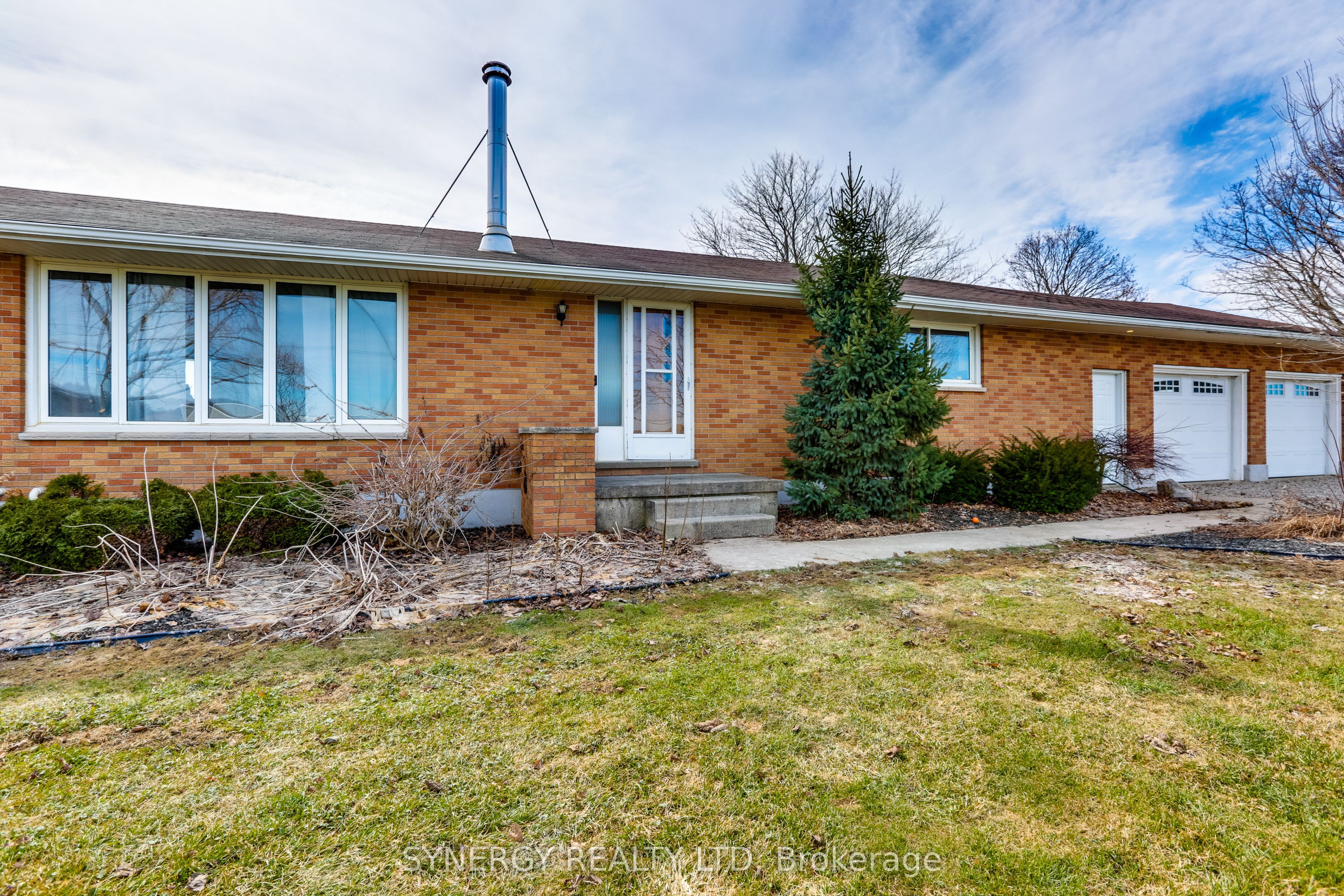 7979 Lasalle Line, Brooke-Alvinston, ON N0M 2S0 photo 5