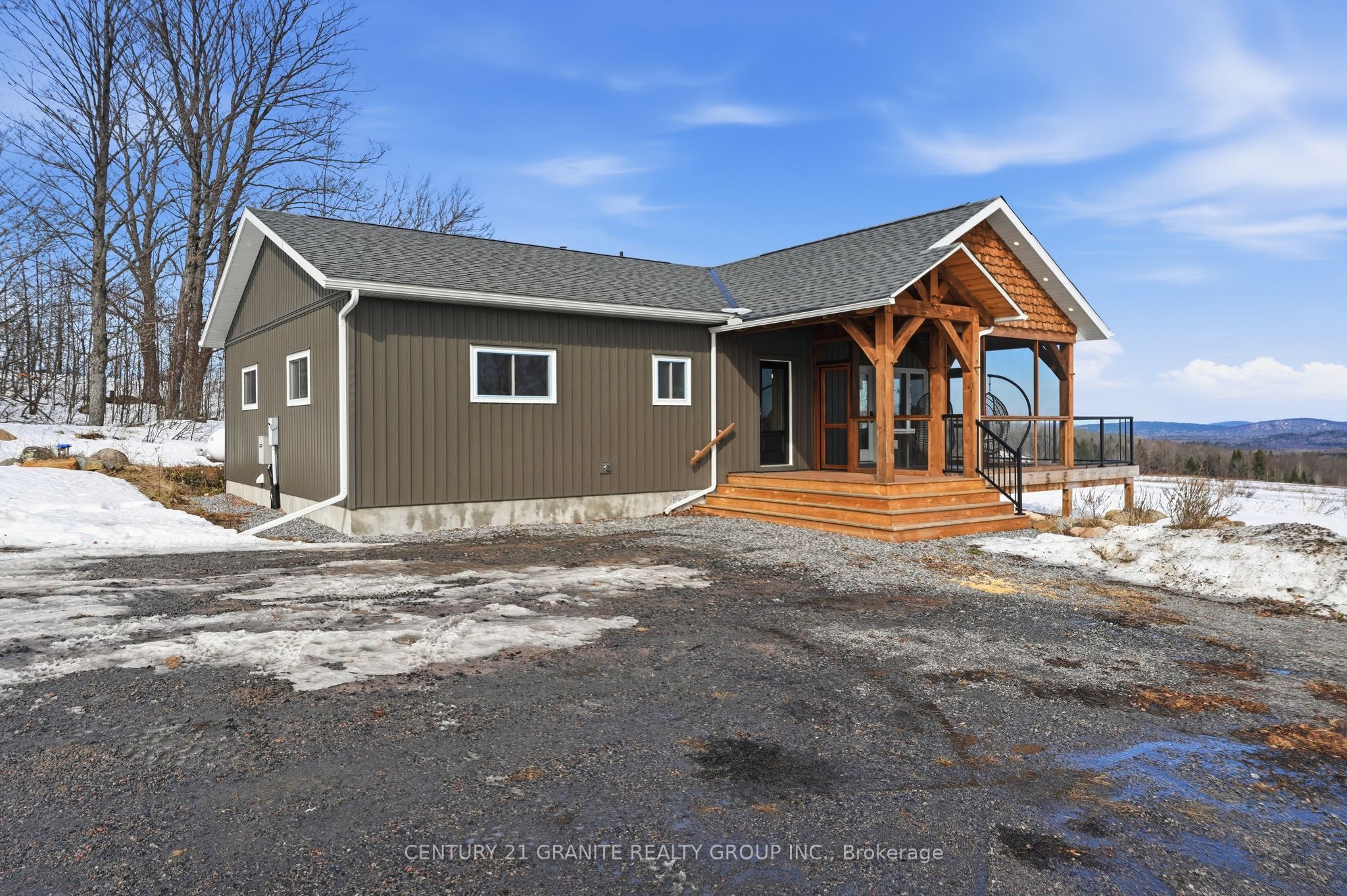 824 East Road Loop, Hastings Highlands, ON K0L 1C0 photo 2