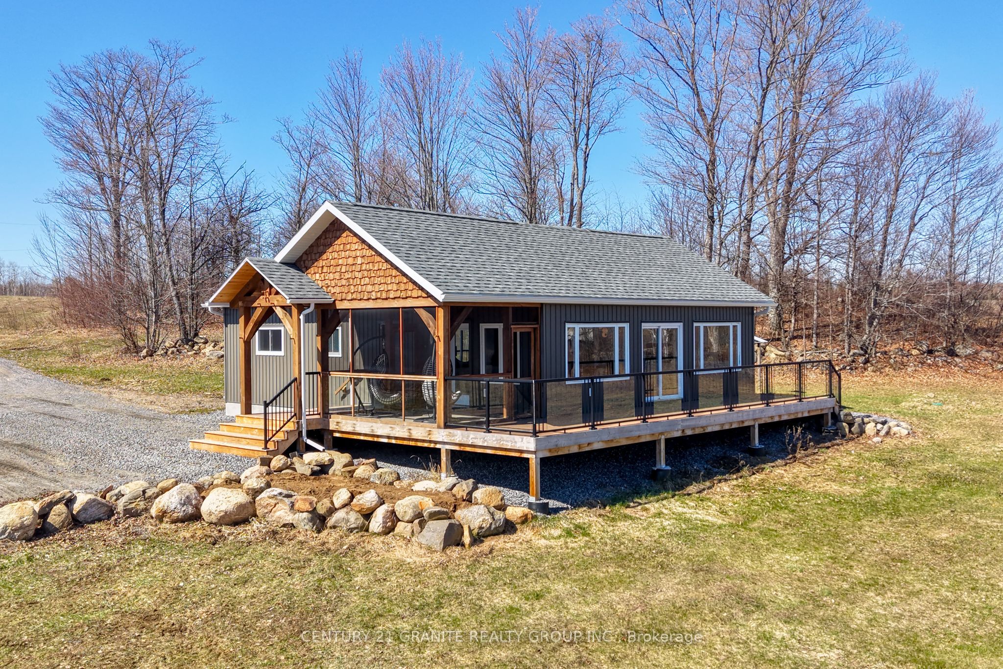 824 East Road Loop, Hastings Highlands, ON K0L 1C0 photo 4