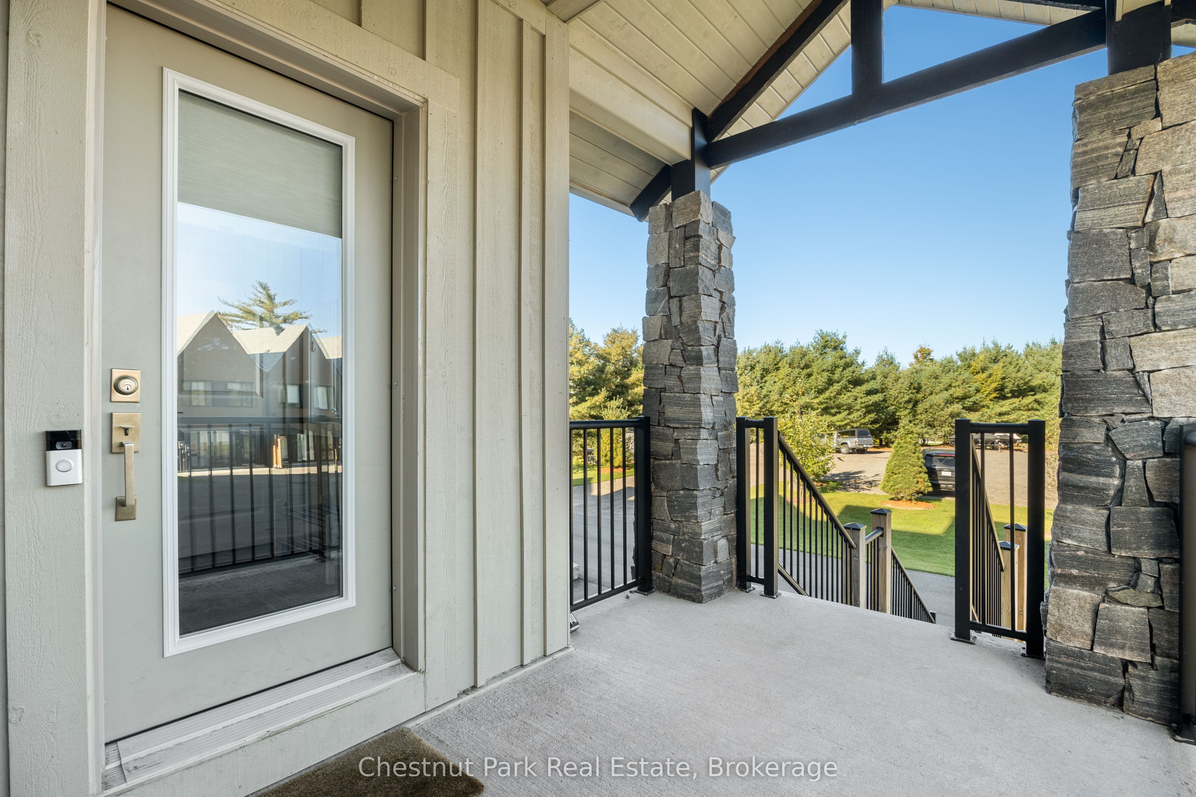 45 Rockmount Crescent, Gravenhurst, ON P1P 0A6 photo 2