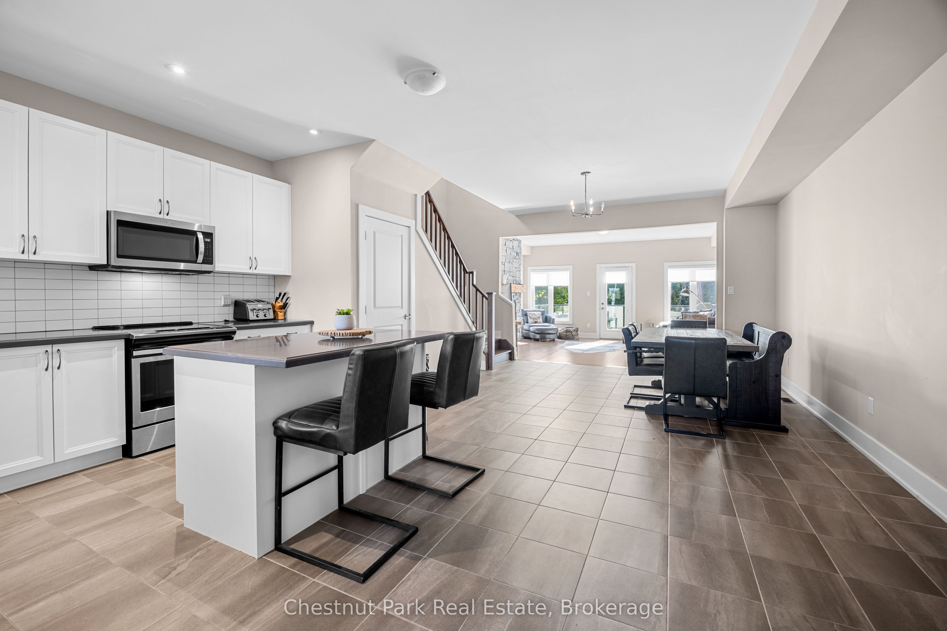 45 Rockmount Crescent, Gravenhurst, ON P1P 0A6 photo 3