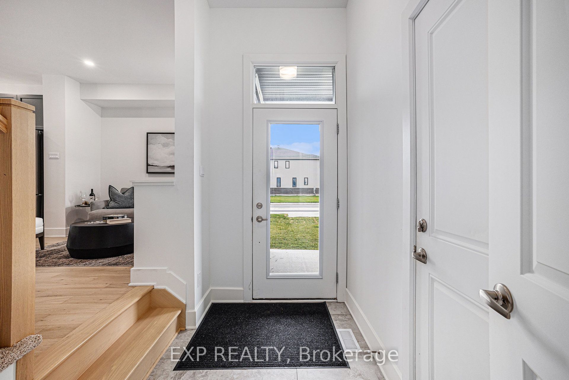 1186 Cope Drive, Stittsville - Munster - Richmond, ON K2S 3C4 photo 2