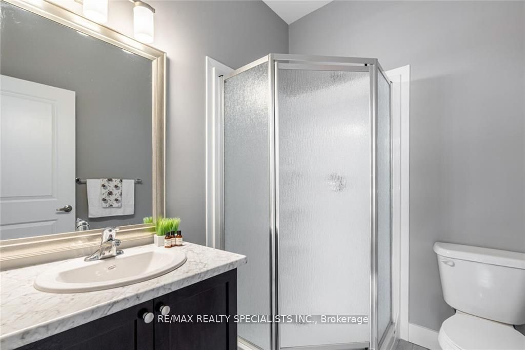 1960 Dalmagarry Road 178, London North, ON M5V 3V6 photo 3