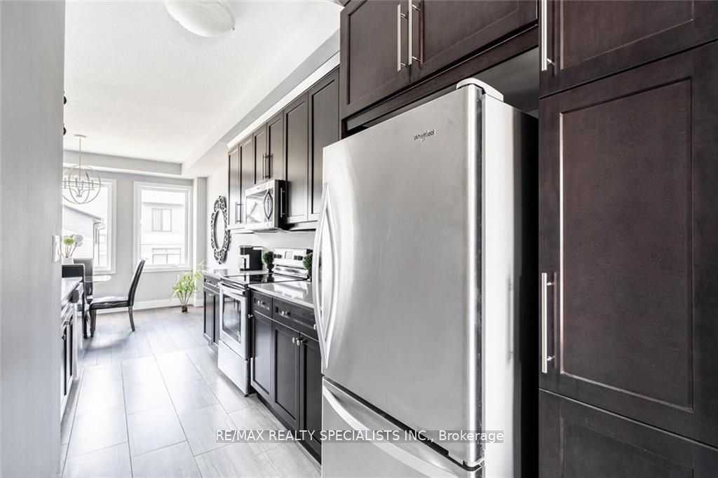 1960 Dalmagarry Road 178, London North, ON M5V 3V6 photo 5