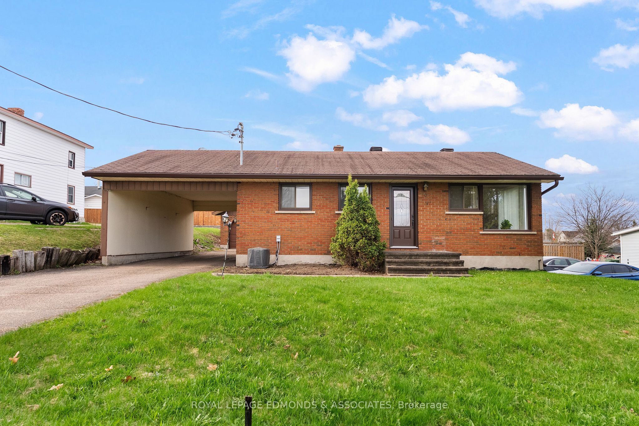 90 Deacon Street, Pembroke, ON K8A 2J4 photo 5