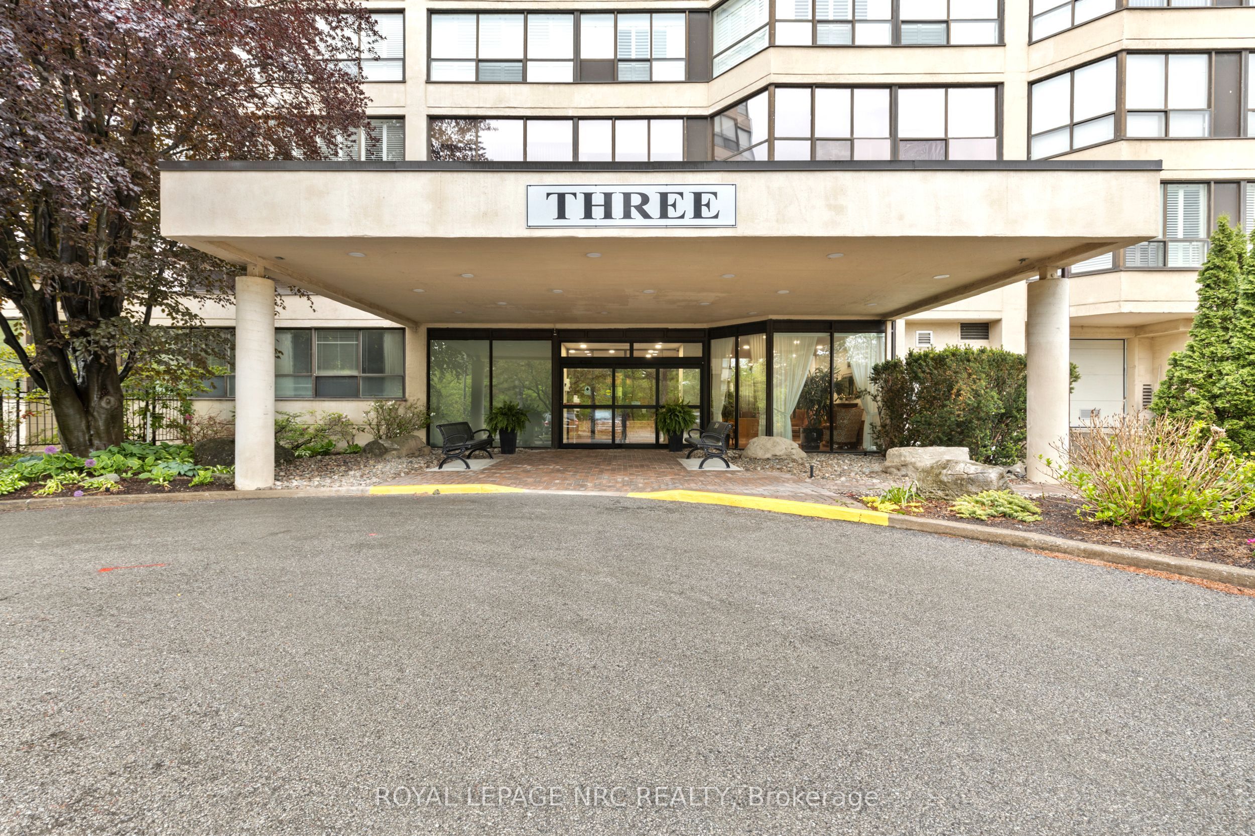 3 Towering Heights Boulevard PH6, St. Catharines, ON L2T 4A4 photo 3