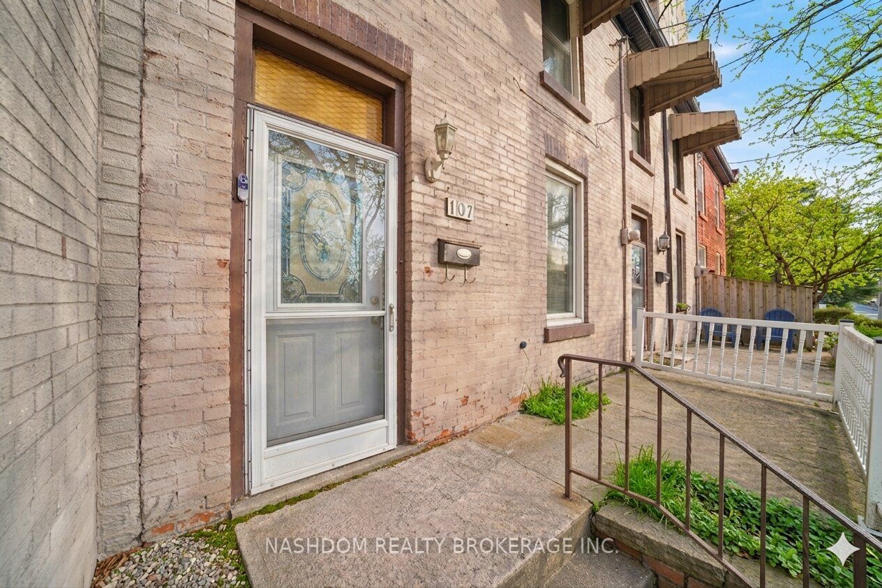 107 Queen Street S, Hamilton, ON L8P 3R9 photo 2