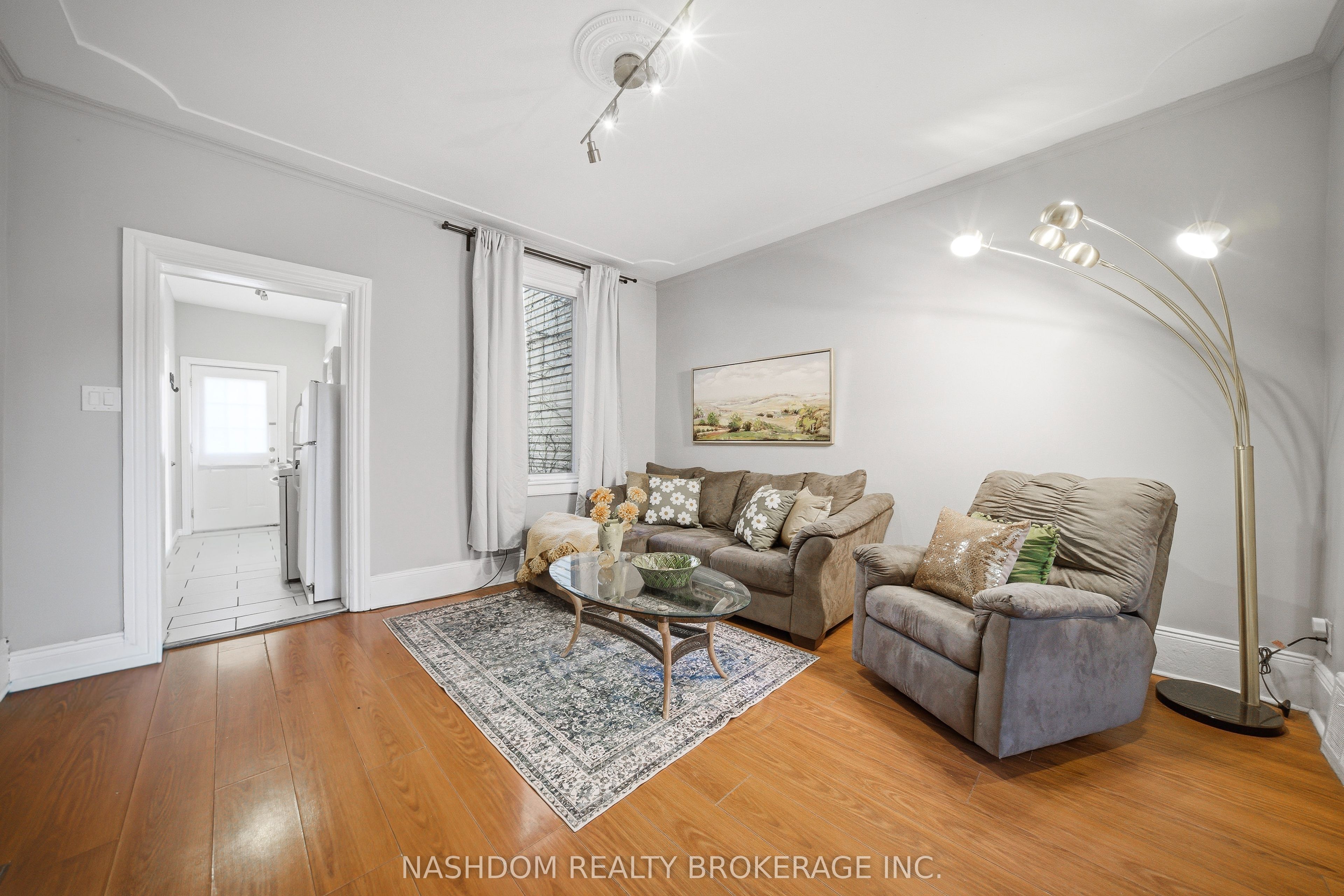 107 Queen Street S, Hamilton, ON L8P 3R9 photo 5