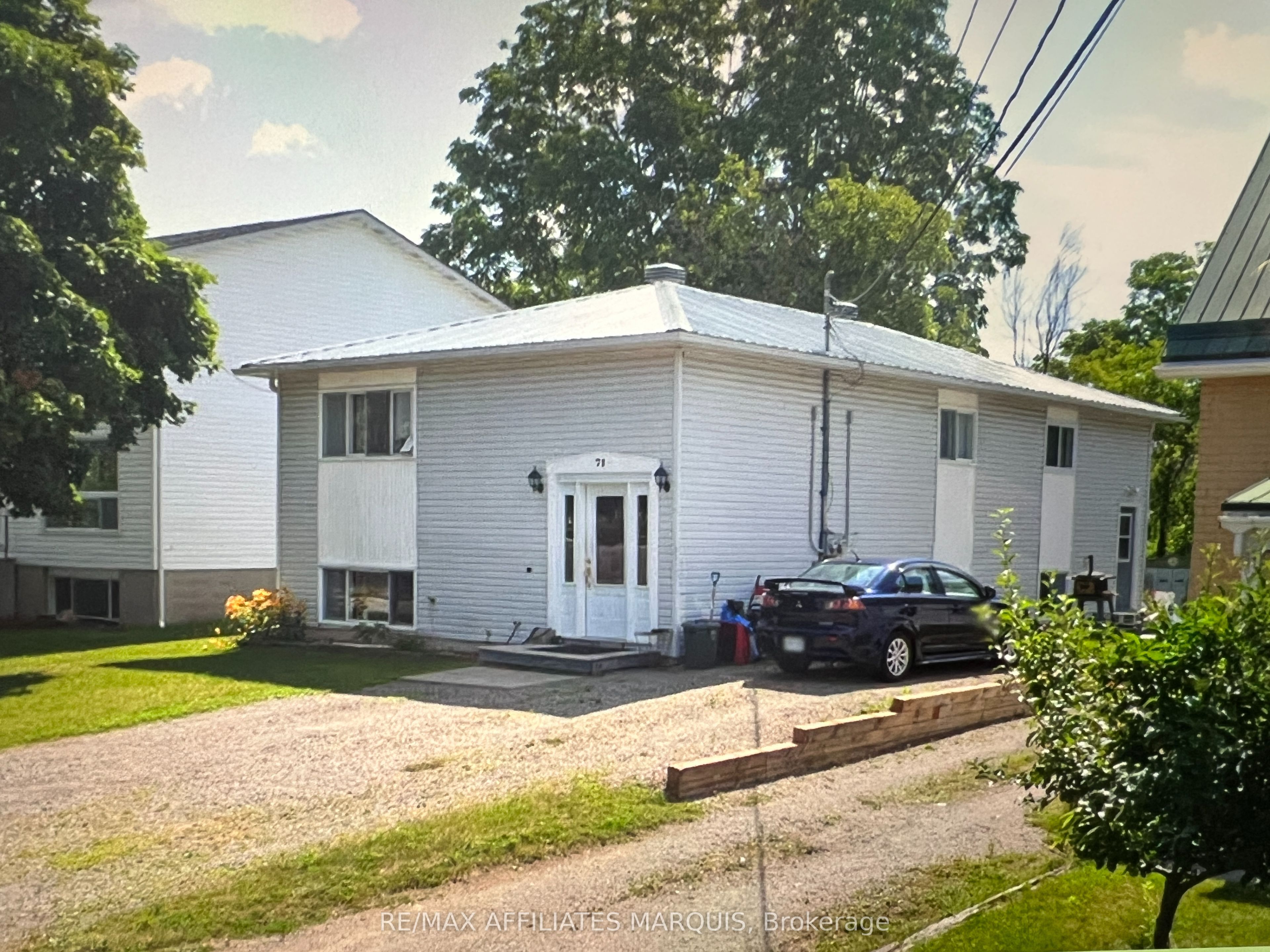 71 Stephen Street, Smiths Falls, ON K7A 1K7 photo 4