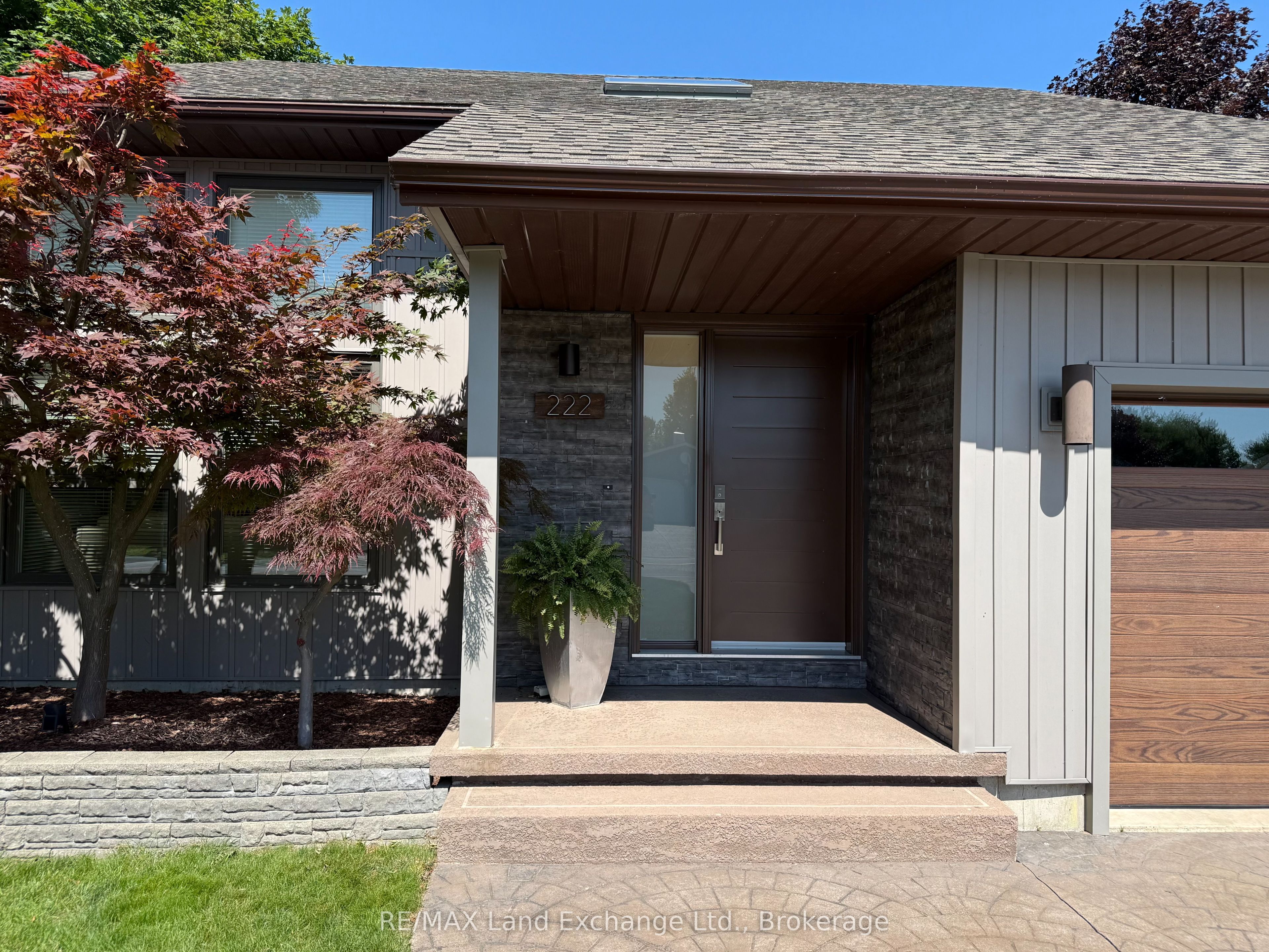 222 Penetangore Row, Kincardine, ON N2Z 2P6 photo 2