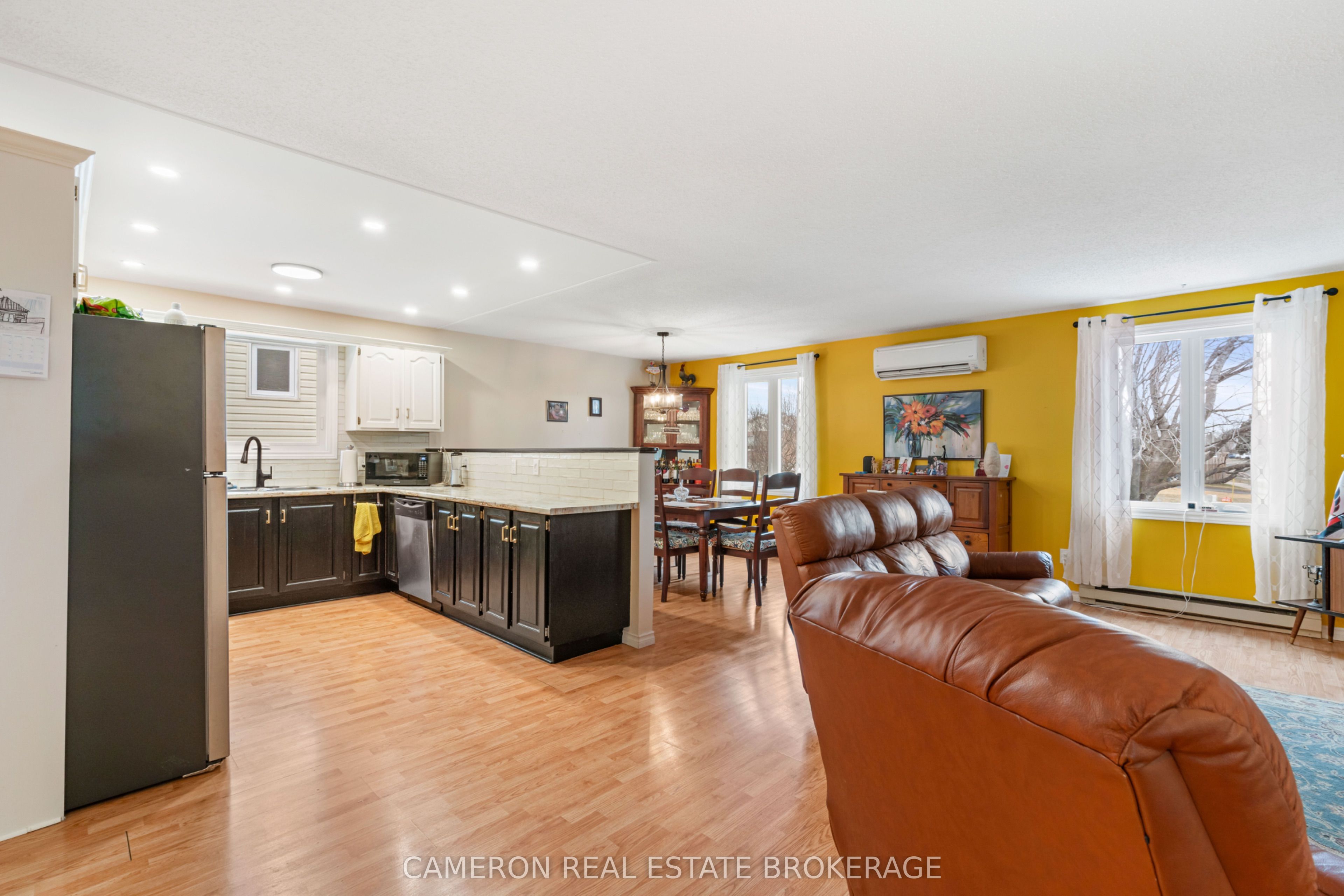 200 Ellen Avenue, Cornwall, ON K6J 3L7 photo 3
