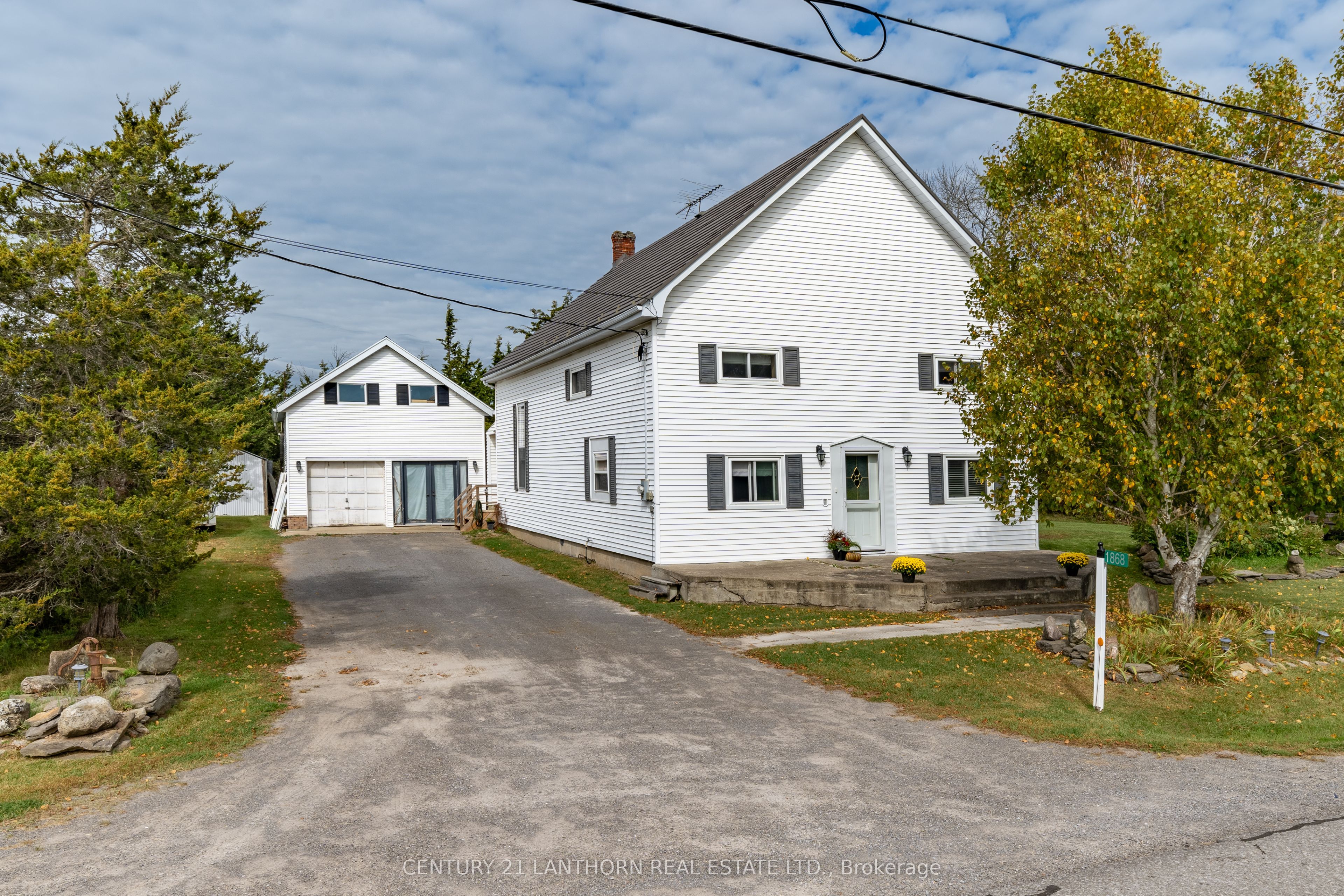 1868 County Road 14 Road, Prince Edward County, ON K0K 1A0 photo 3
