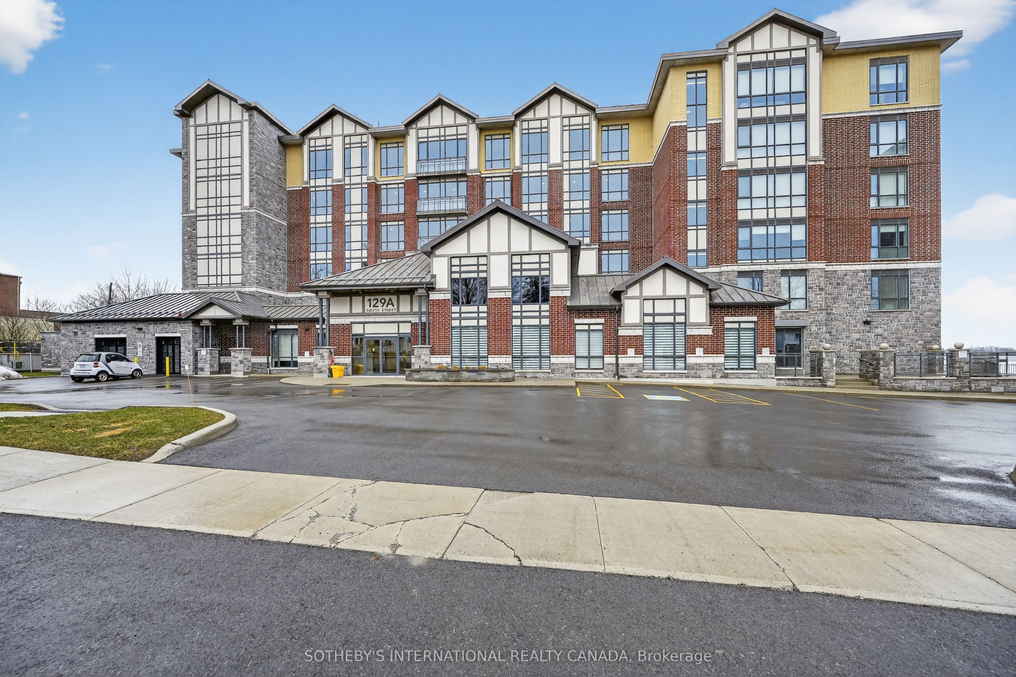 129A South Street 406, Gananoque, ON K7G 0A9 photo 3
