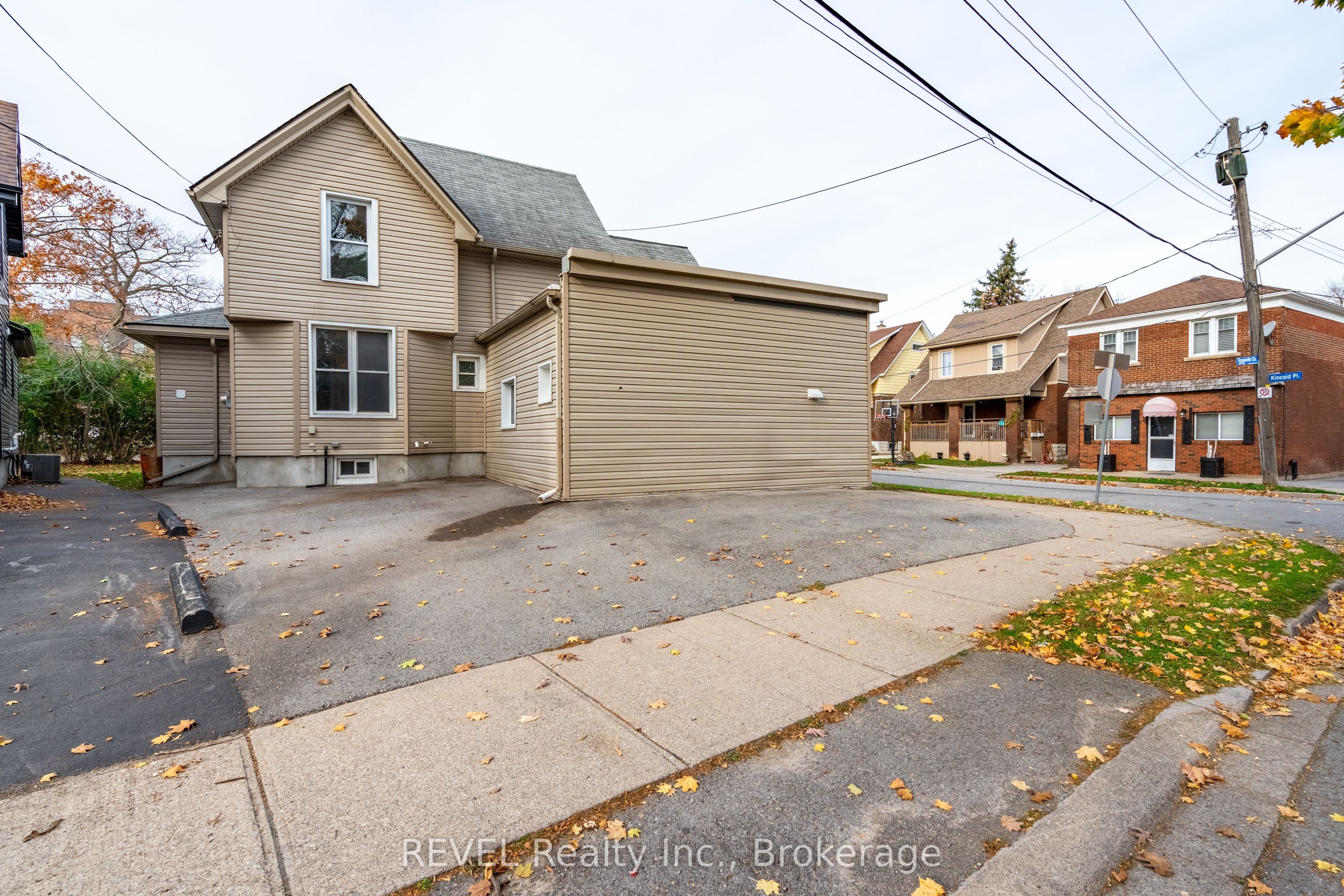 4762 Kincaid Place Main, Niagara Falls, ON L2E 1C5 photo 2