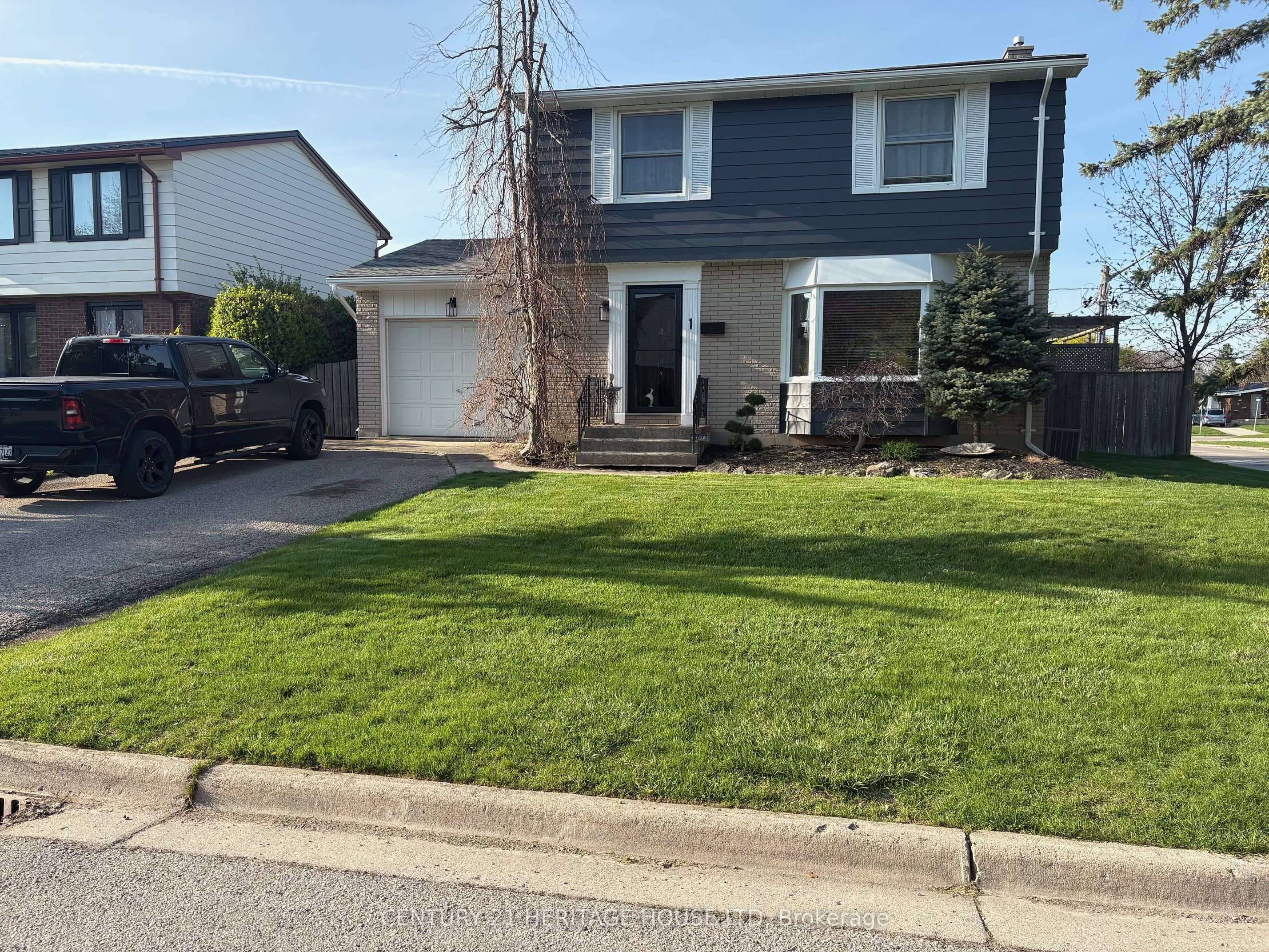 1 Massey Drive, St. Thomas, ON N5R 5M6 photo 3