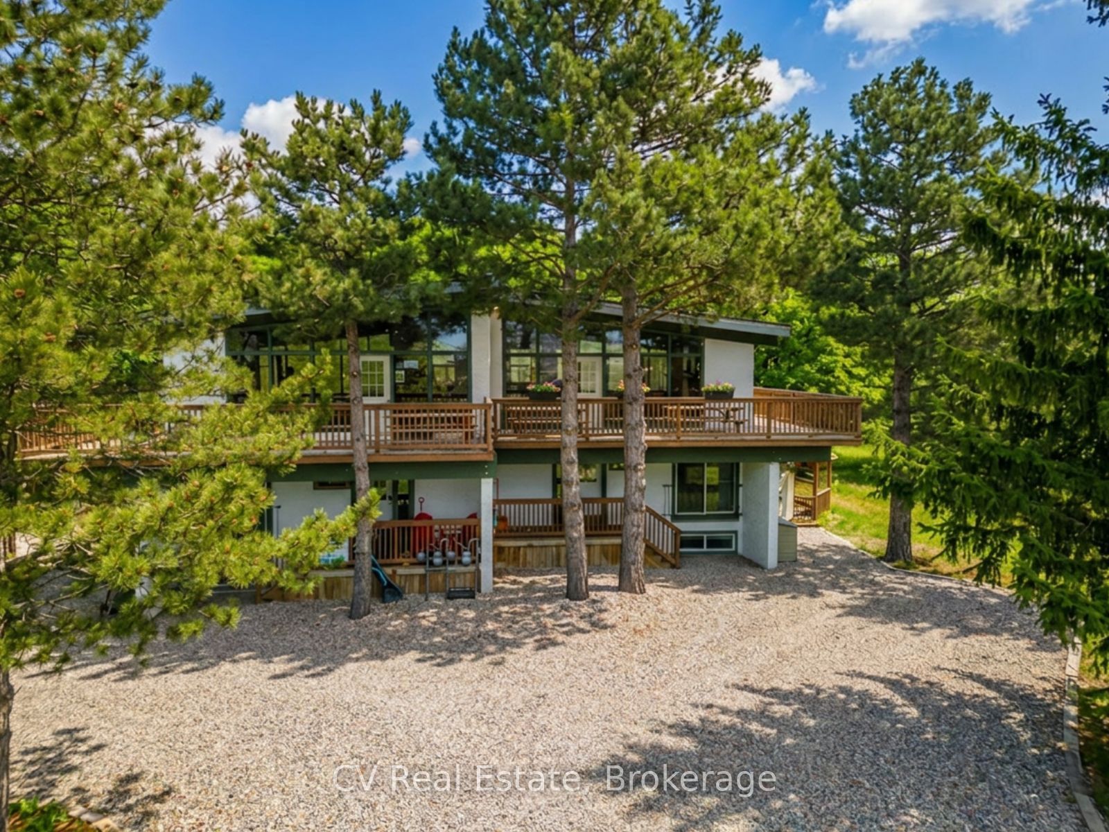 141 Kandahar Lane, Blue Mountains, ON L9Y 0N3