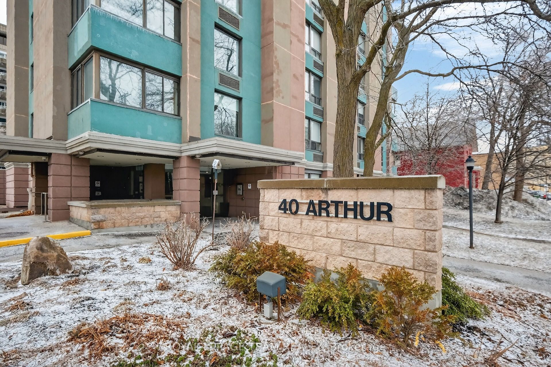 40 Arthur Street 601, West Centre Town, ON K1R 7T5 photo 2