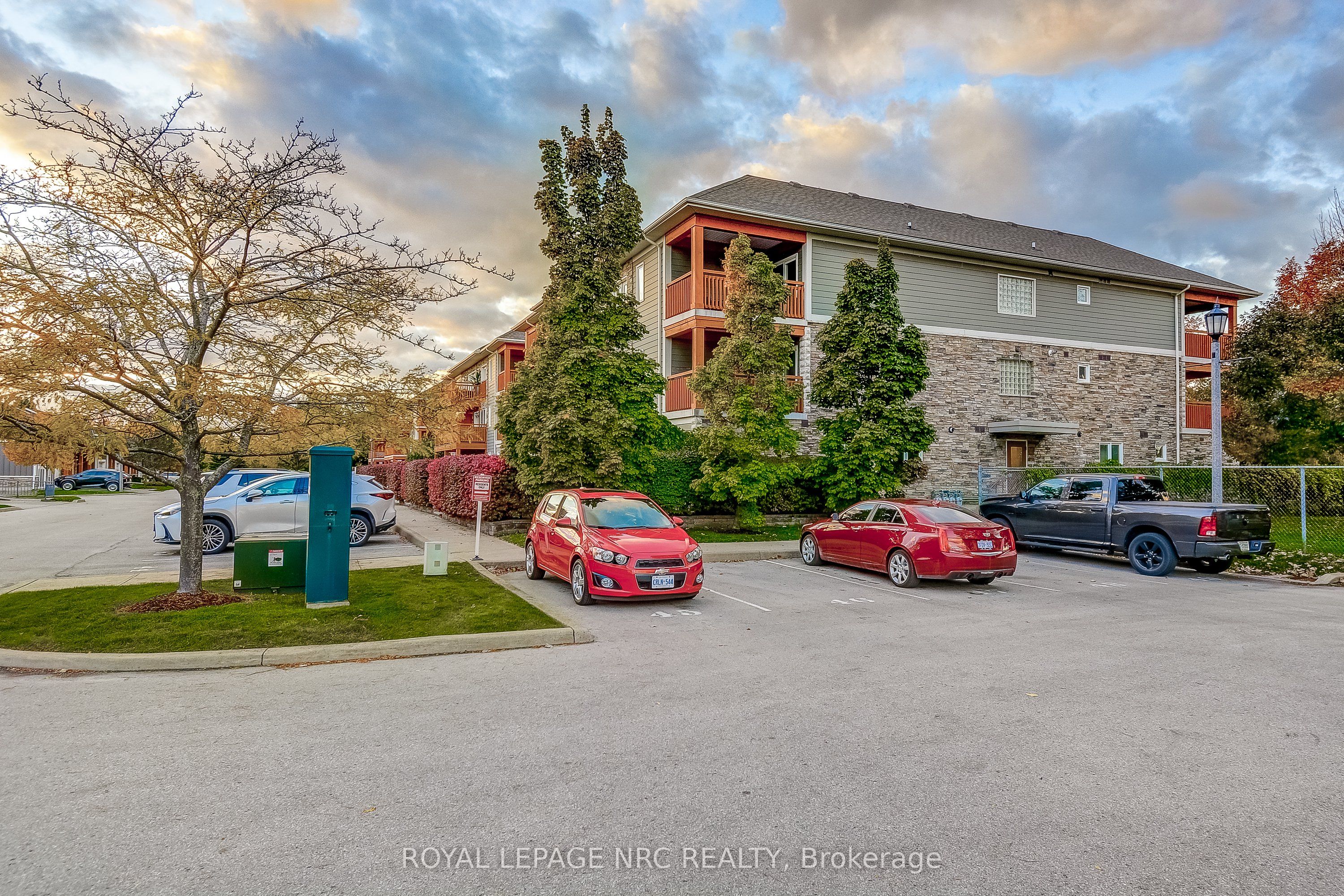 678 Line 2 Road 202, Niagara-on-the-Lake, ON L0S 1J0 photo 2