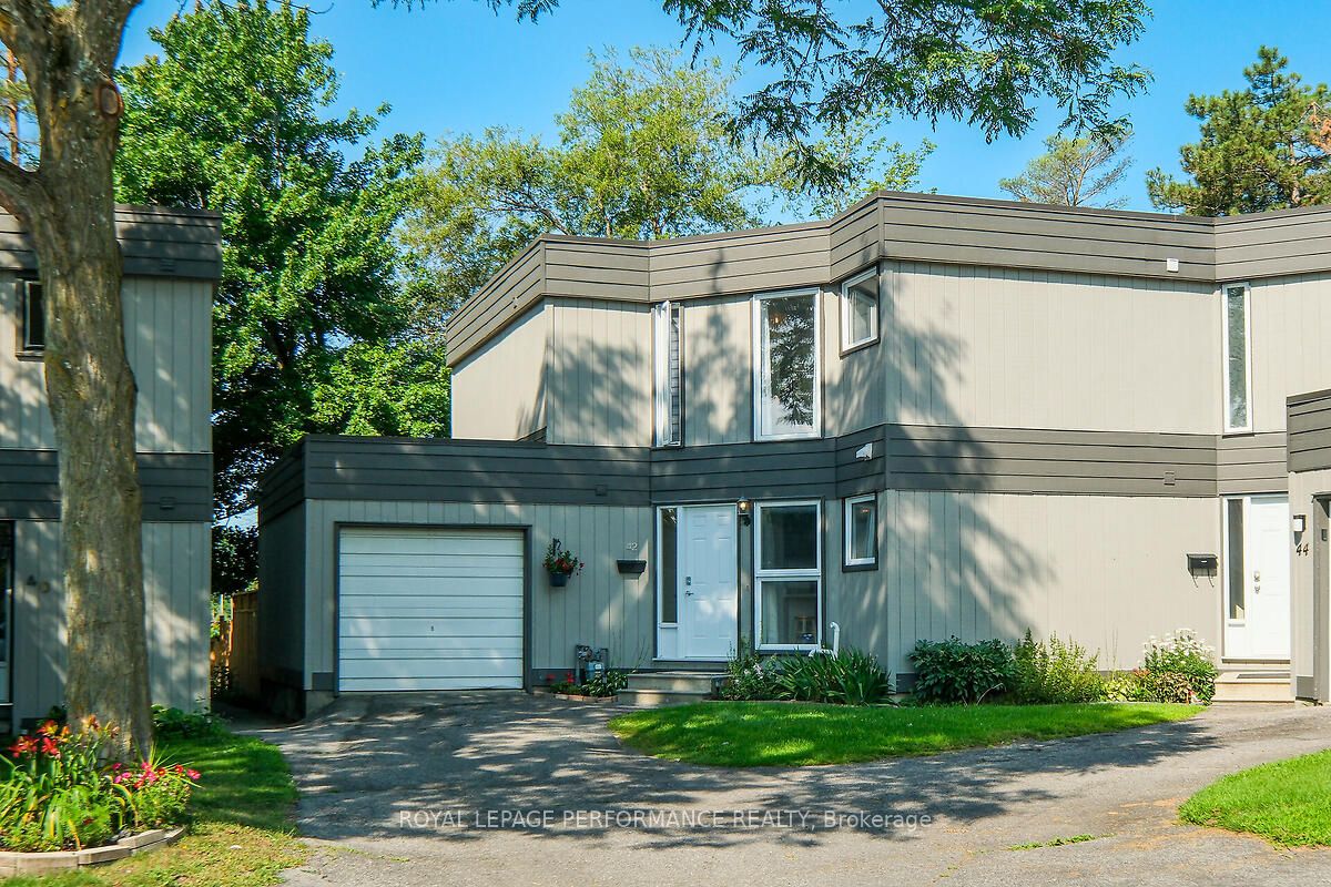 42 Compata Way, Blackburn Hamlet, ON K1B 4W9 photo 3