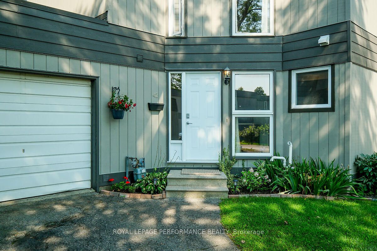 42 Compata Way, Blackburn Hamlet, ON K1B 4W9 photo 4
