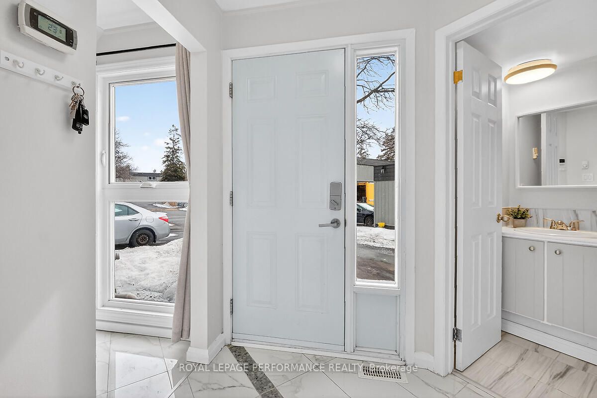 42 Compata Way, Blackburn Hamlet, ON K1B 4W9 photo 5