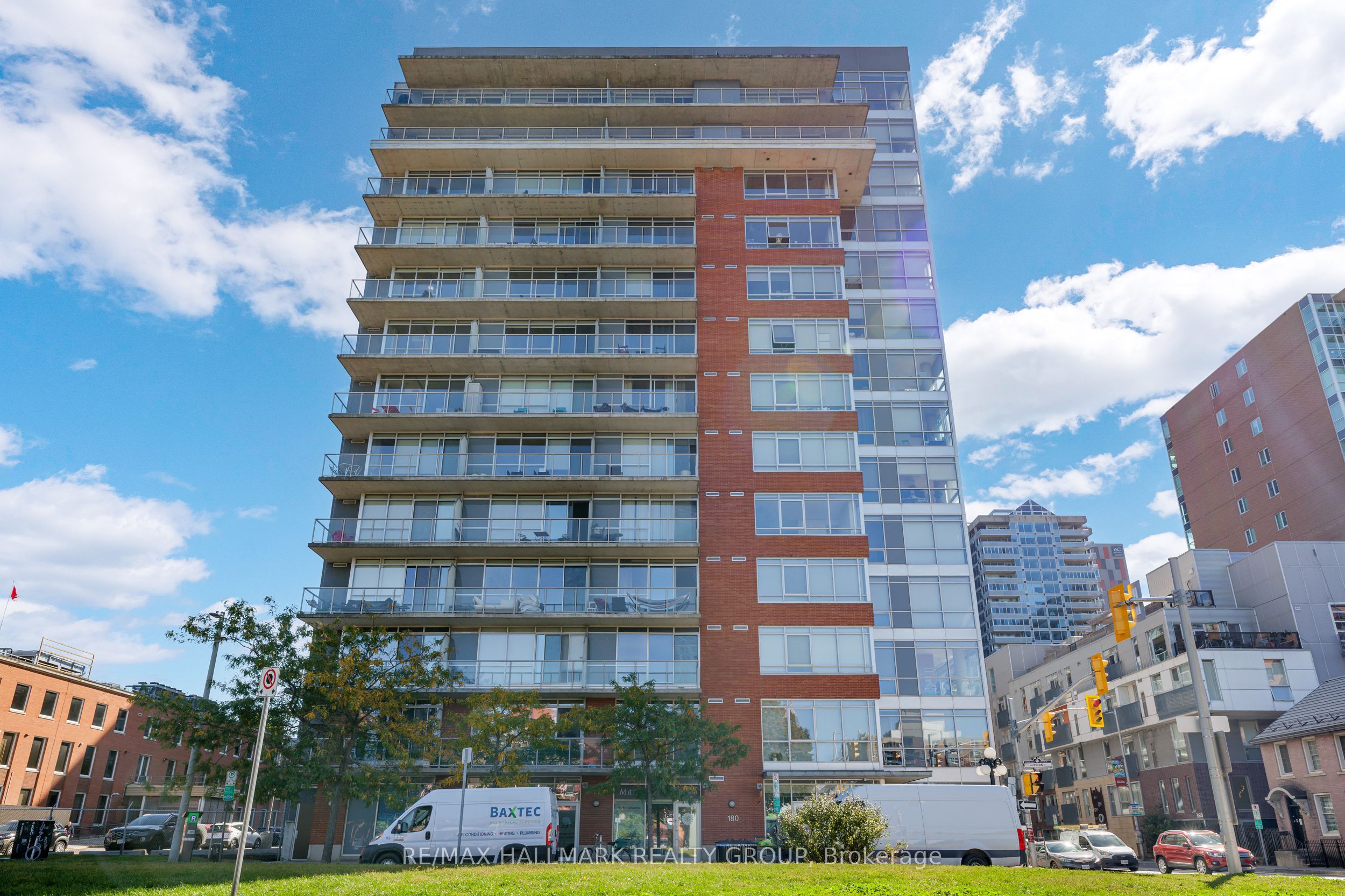 180 York Street 210, Lower Town - Sandy Hill, ON K1N 1J6 photo 2