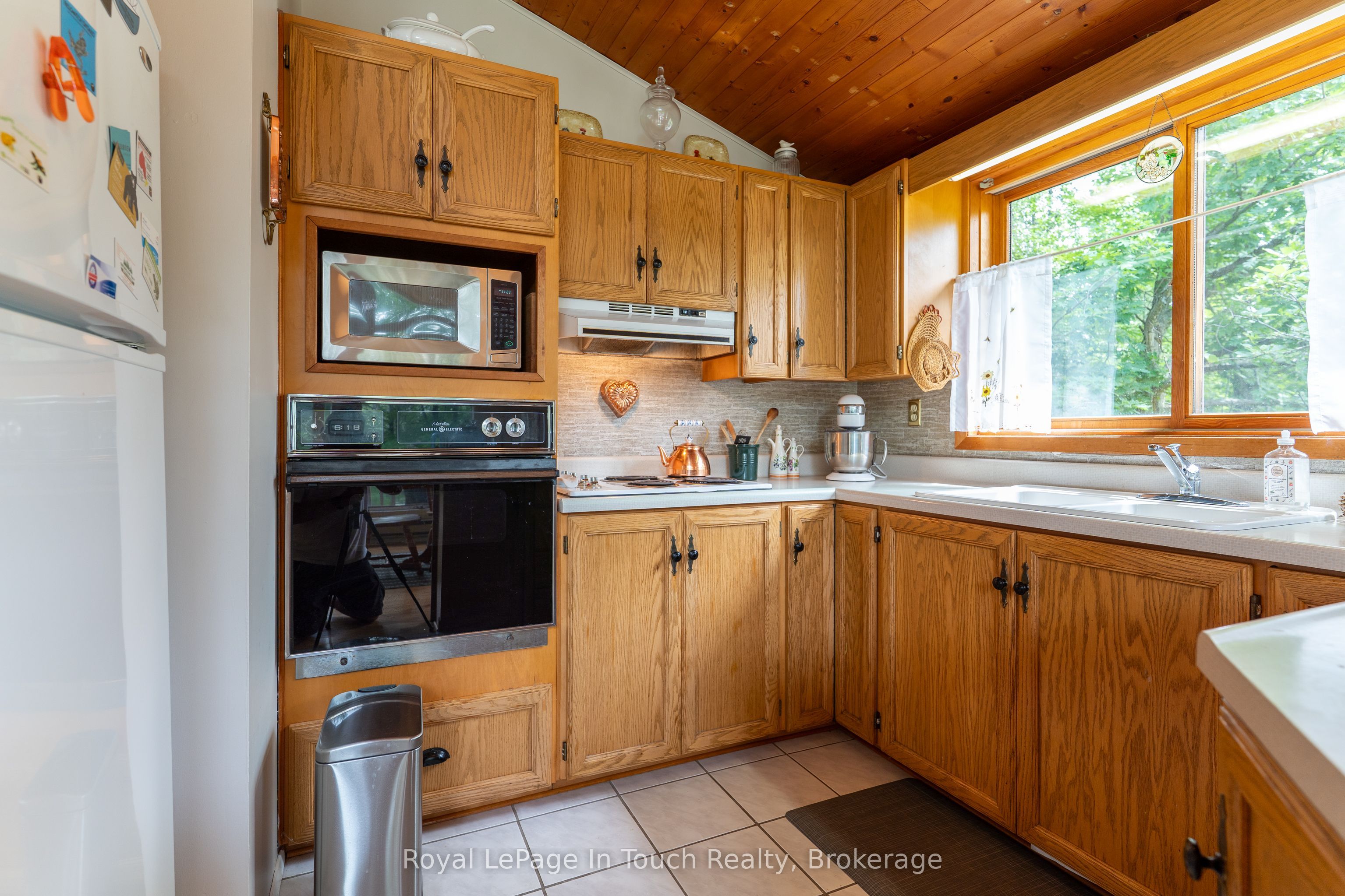 3098 Island 1040, Georgian Bay, ON P0E 1E0 photo 4