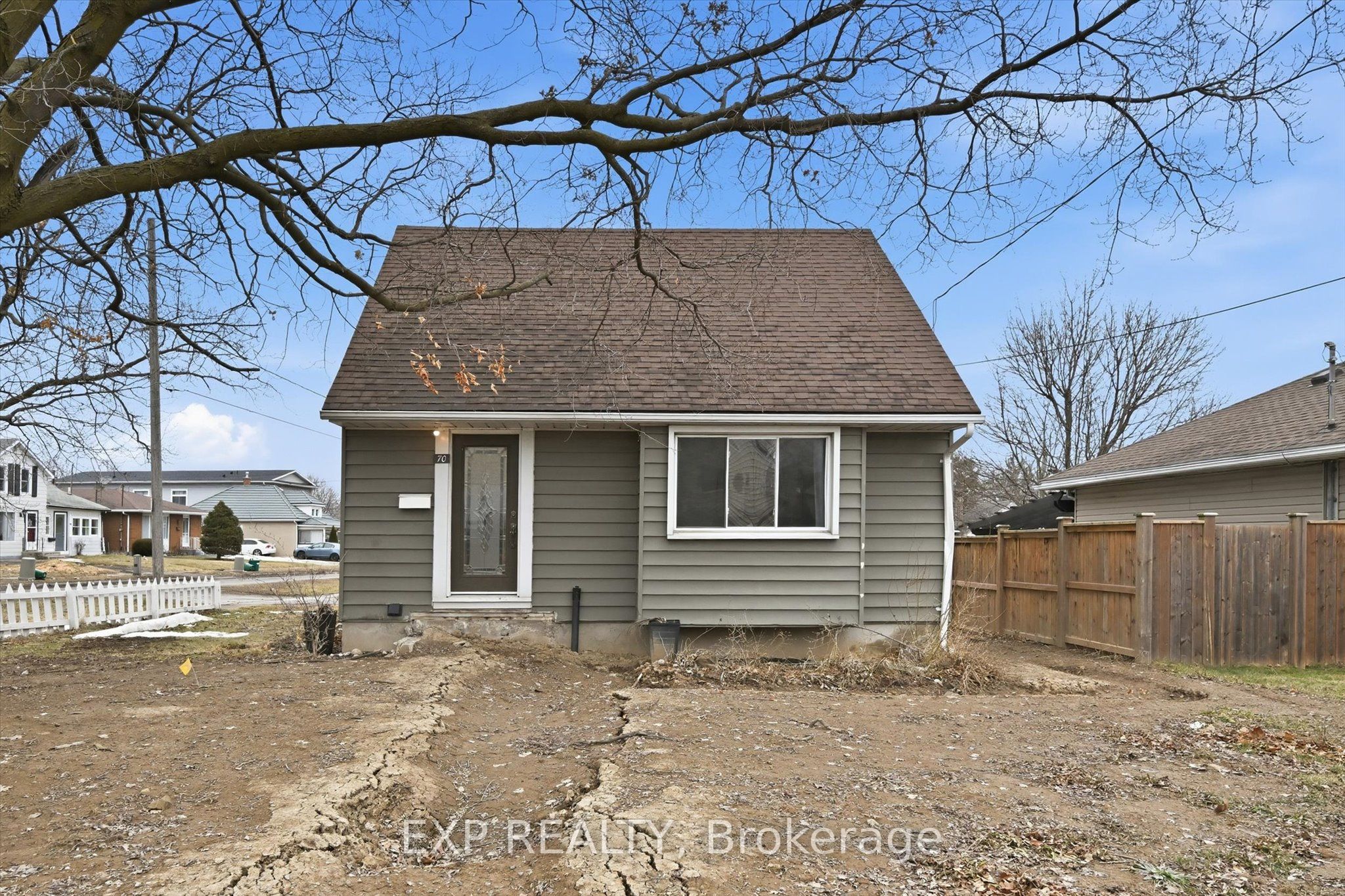 70 Whyte Avenue N, Thorold, ON L2V 2T7 photo 2