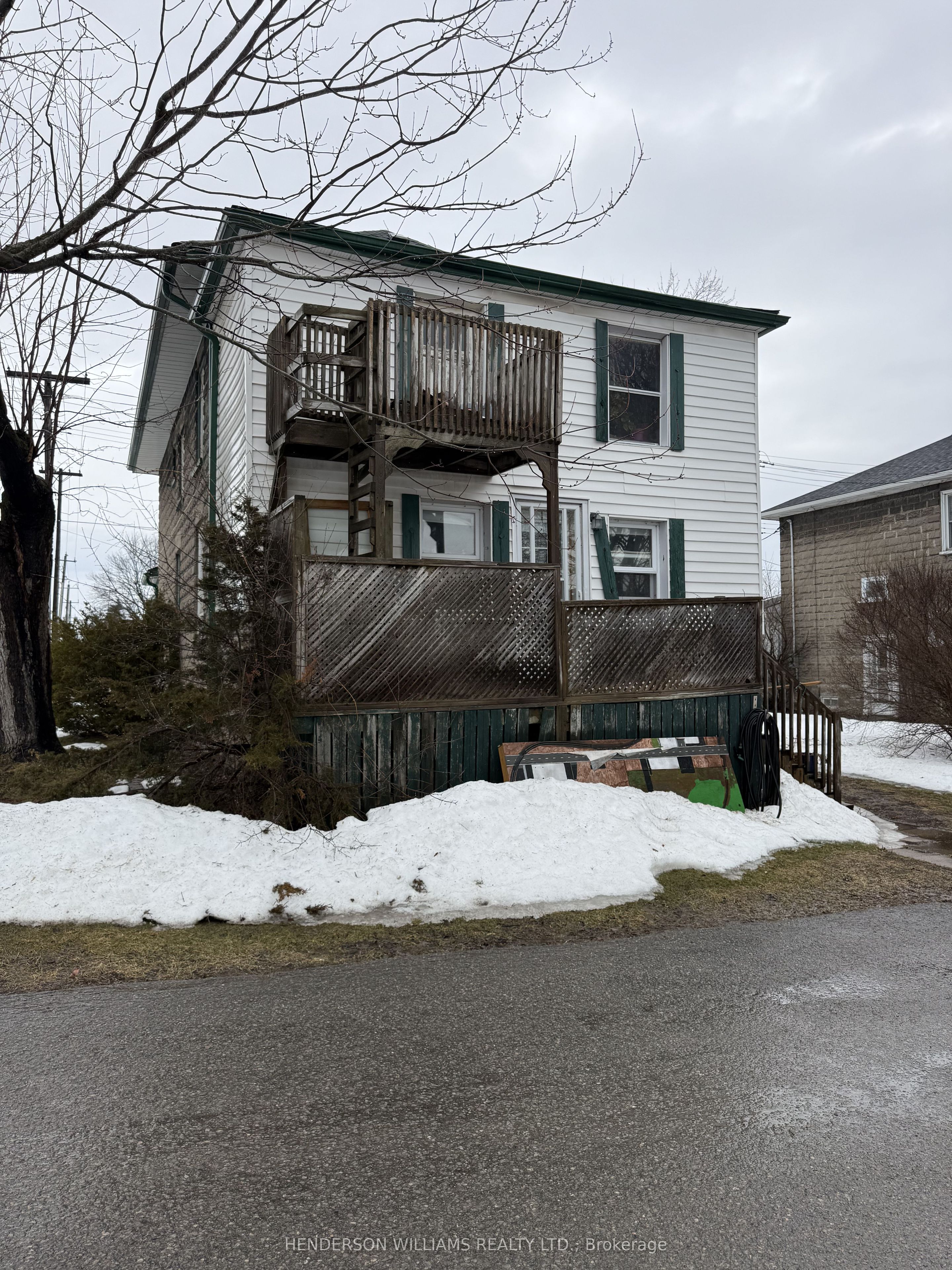 105 Pine Street, Belleville, ON K8N 2M9 photo 2