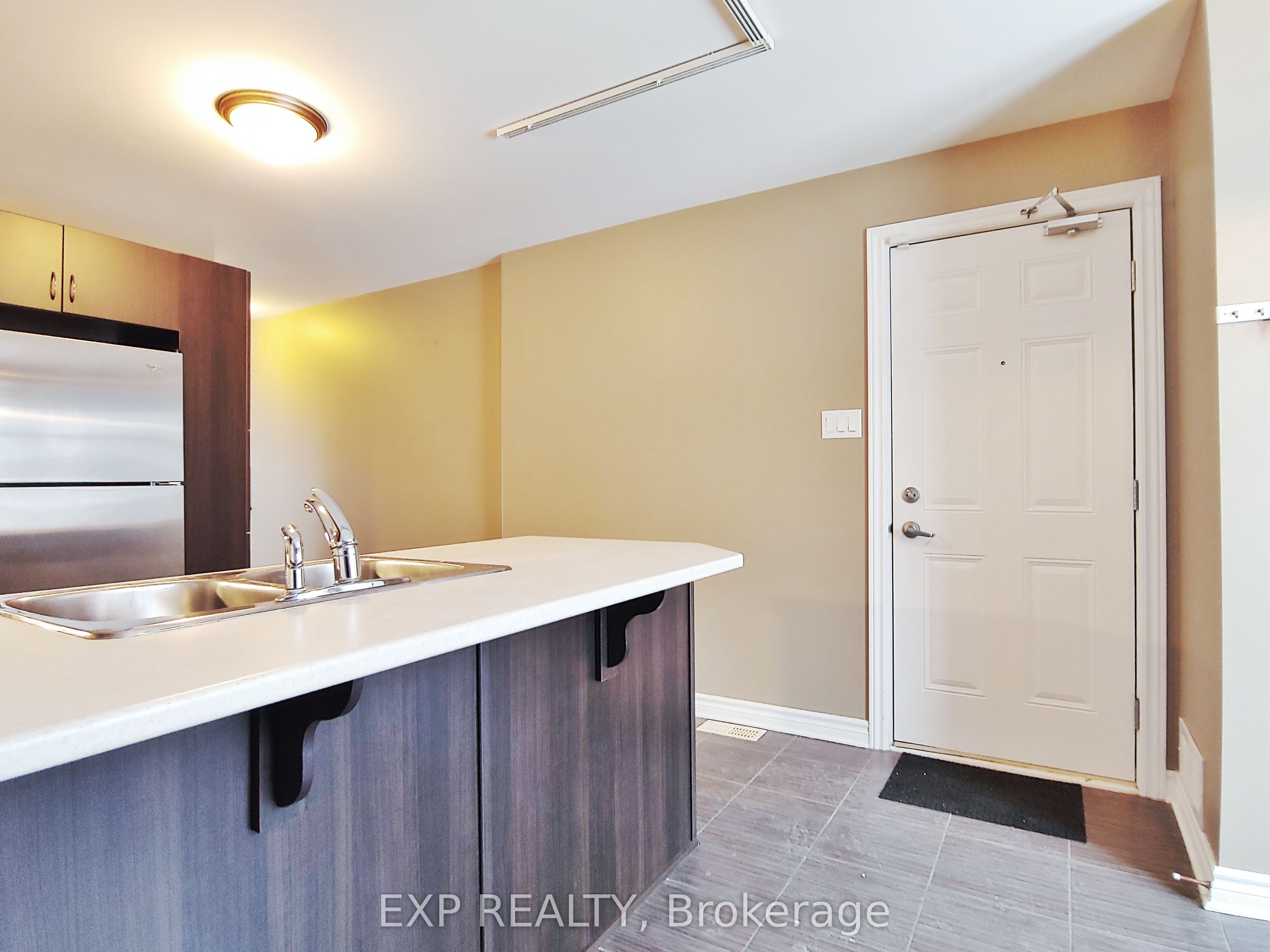 605 Chapman Mills Drive B, Barrhaven, ON K2J 5T1 photo 3