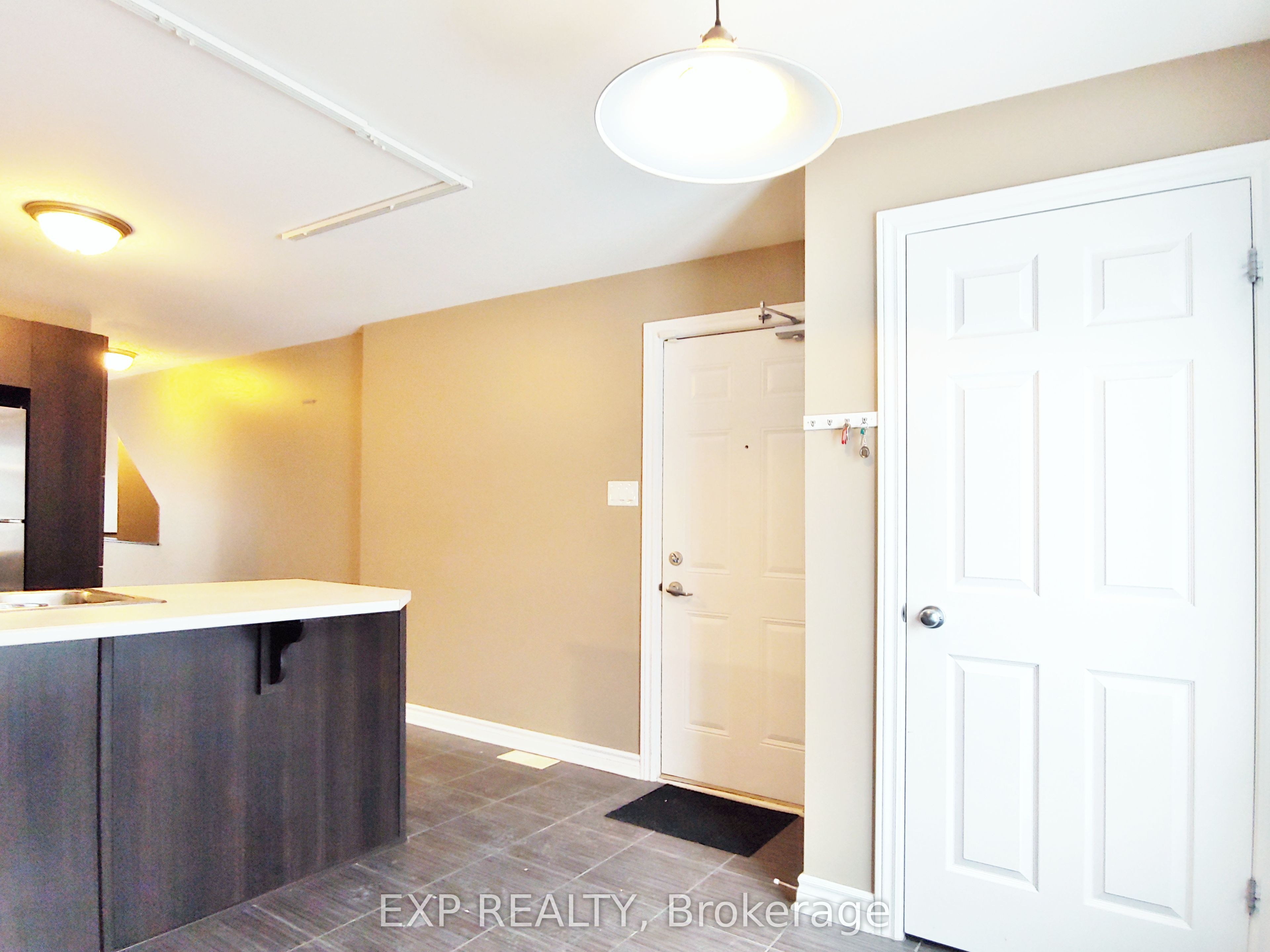 605 Chapman Mills Drive B, Barrhaven, ON K2J 5T1 photo 4