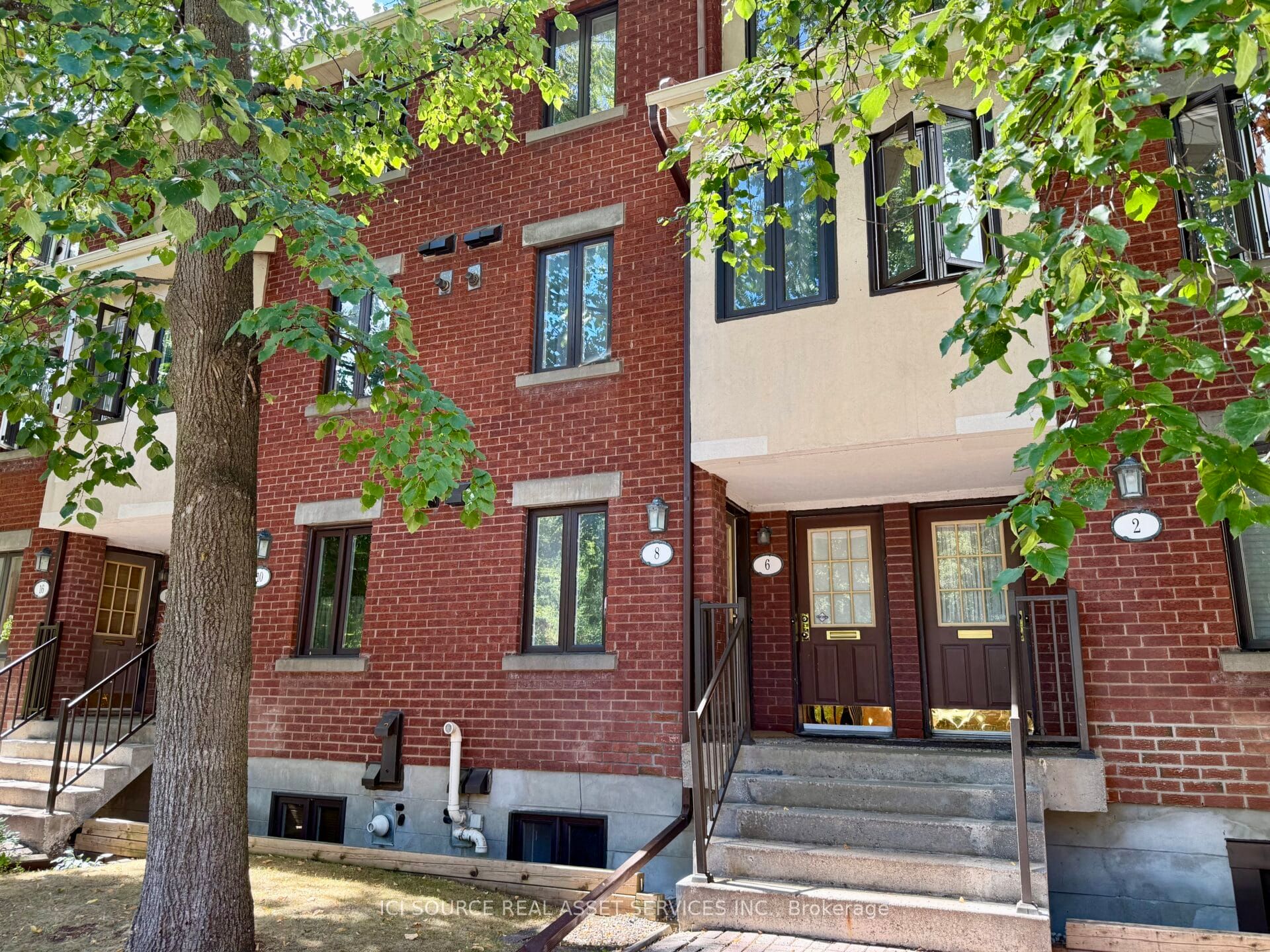 8 Blue Moon Private, Manor Park - Cardinal Glen and Area, ON K1K 4K6