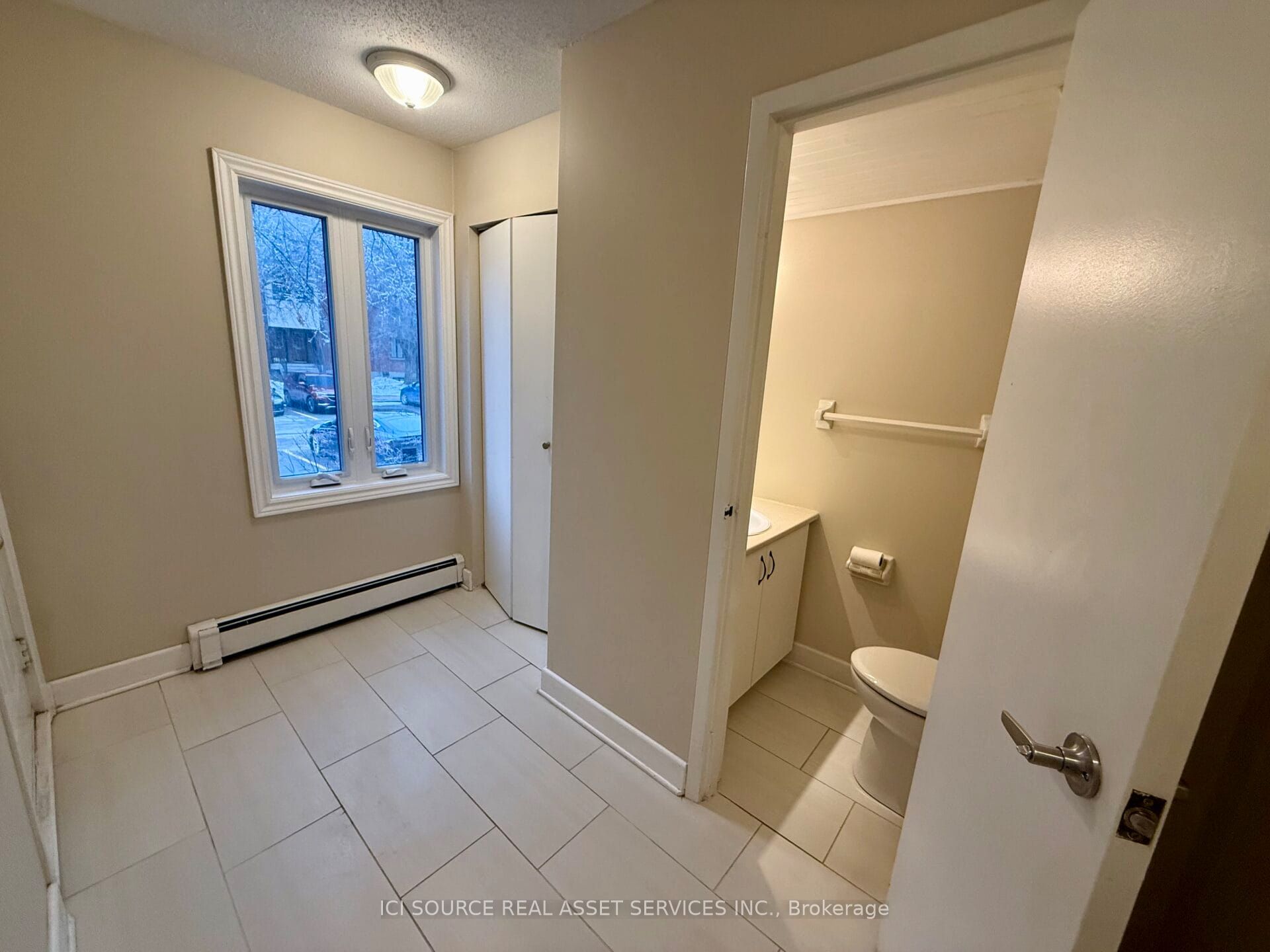 8 Blue Moon Private, Manor Park - Cardinal Glen and Area, ON K1K 4K6 photo 5