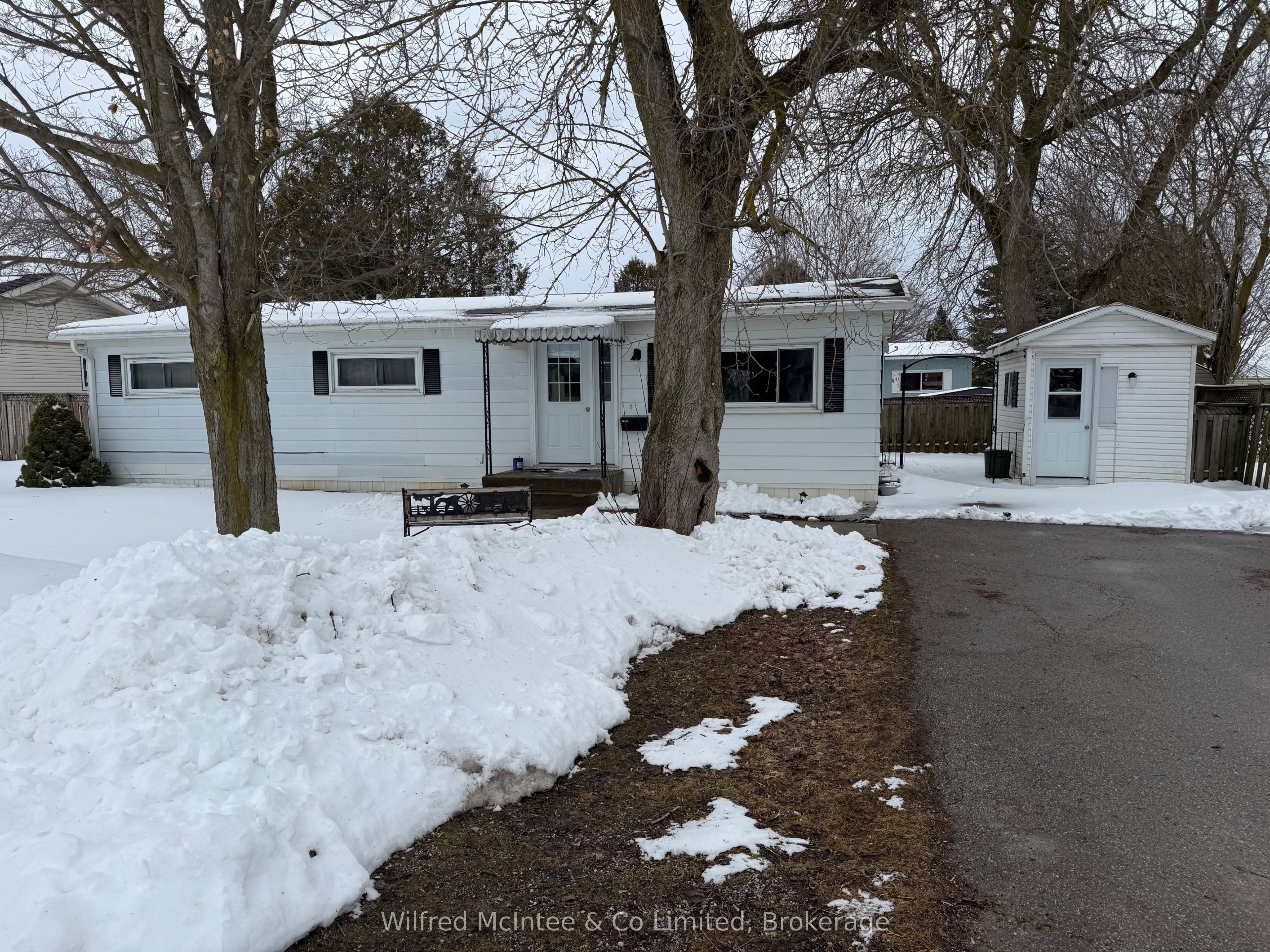 20 Cardinal Street, Brockton, ON N0G 2V0 photo 4