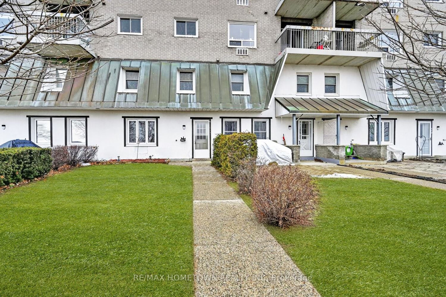 235 Water Street 113, Prescott, ON K0E 1T0