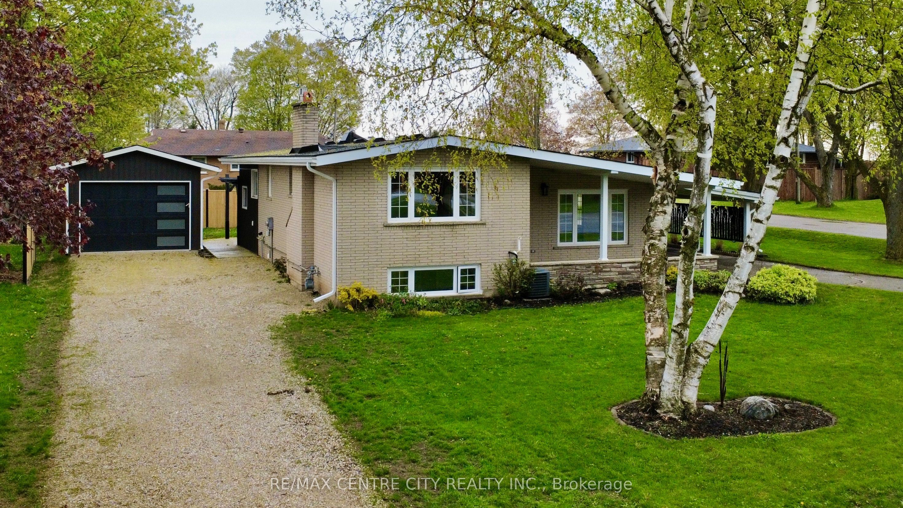 2193 Miller Avenue, Perth East, ON N0B 2P0 photo 5